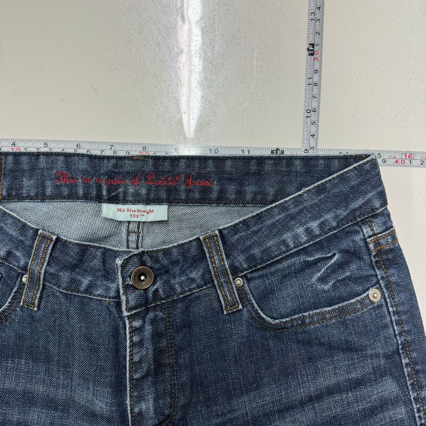 Levi Strauss Womens 552 Mid-Rise Straight Jeans – Comfortable Fit for Everyday Wear – Perfect for Women – Available in Blue, Size 6/28