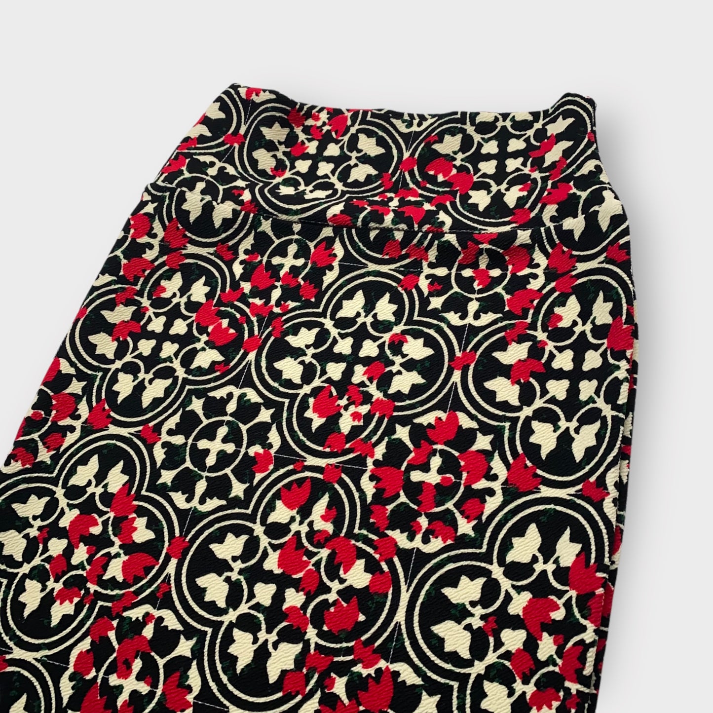 LuLaRoe Cassie Pencil Skirt - Red/Black/White Ornate Tiles - Women's XS (0-2) - NWT