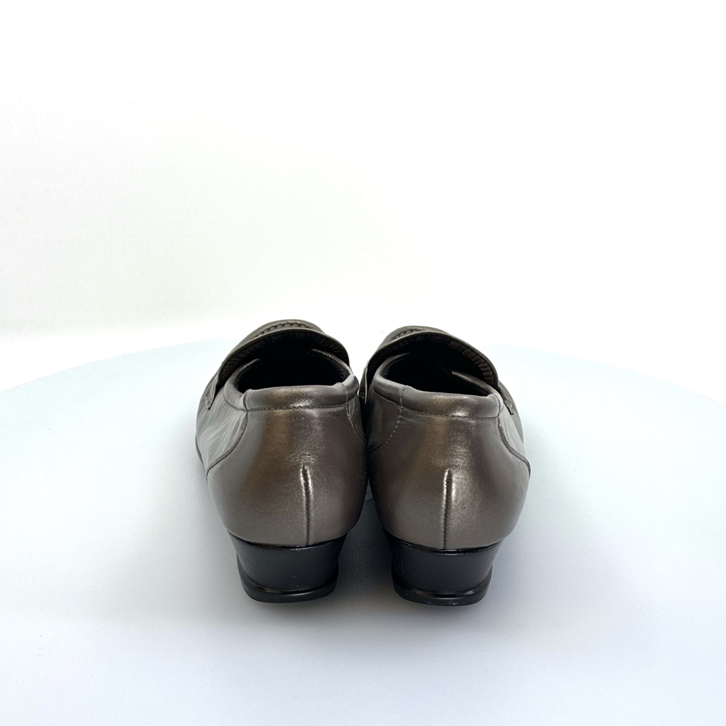 SAS Shoes | Womens Tripad Comfort Loafers | Color: Silver | Size: 8.5S | Pre-Owned