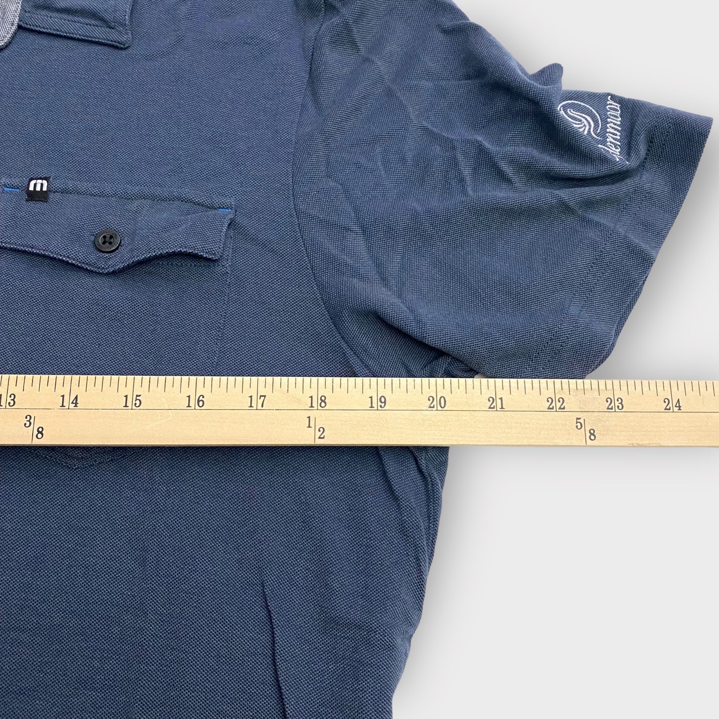TravisMathew Men's Short Sleeve Polo Golf Shirt - Medium - Blue 'Glenmoor' Logo - Excellent Used Condition