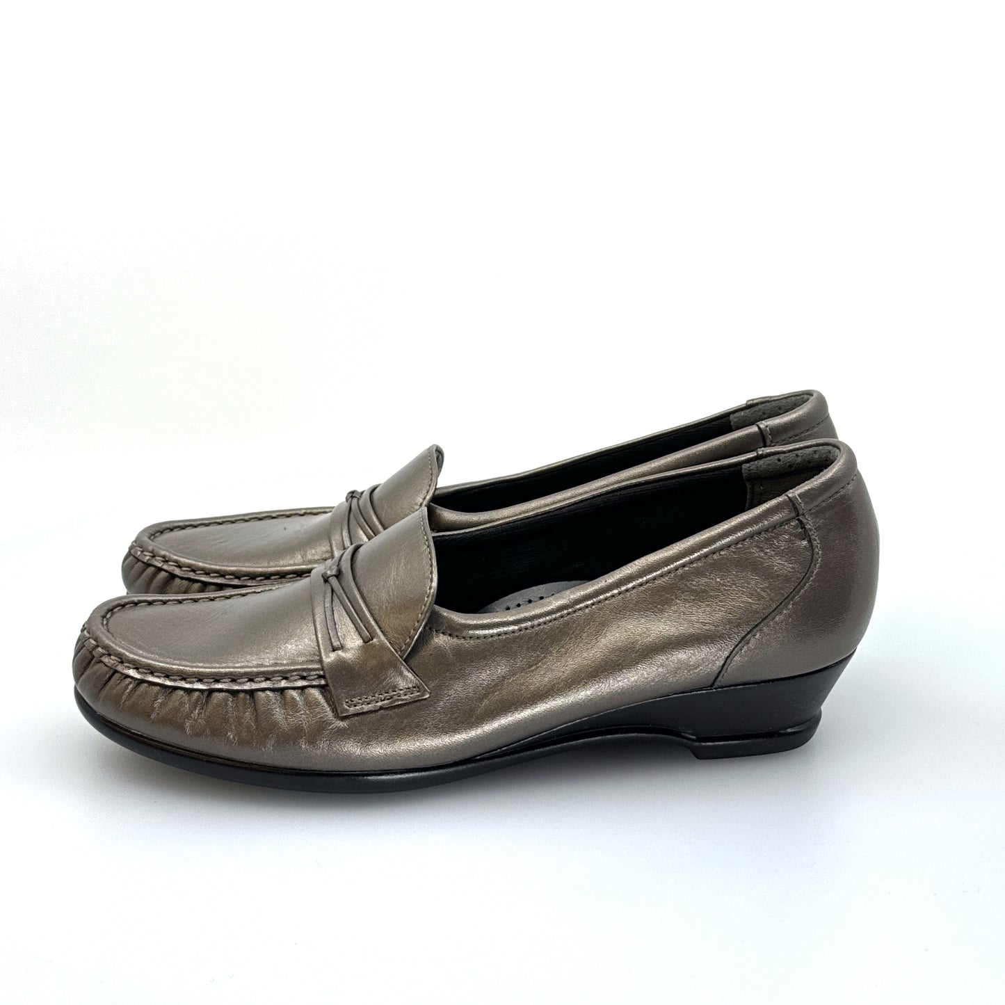 SAS Shoes | Womens Tripad Comfort Loafers | Color: Silver | Size: 8.5S | Pre-Owned