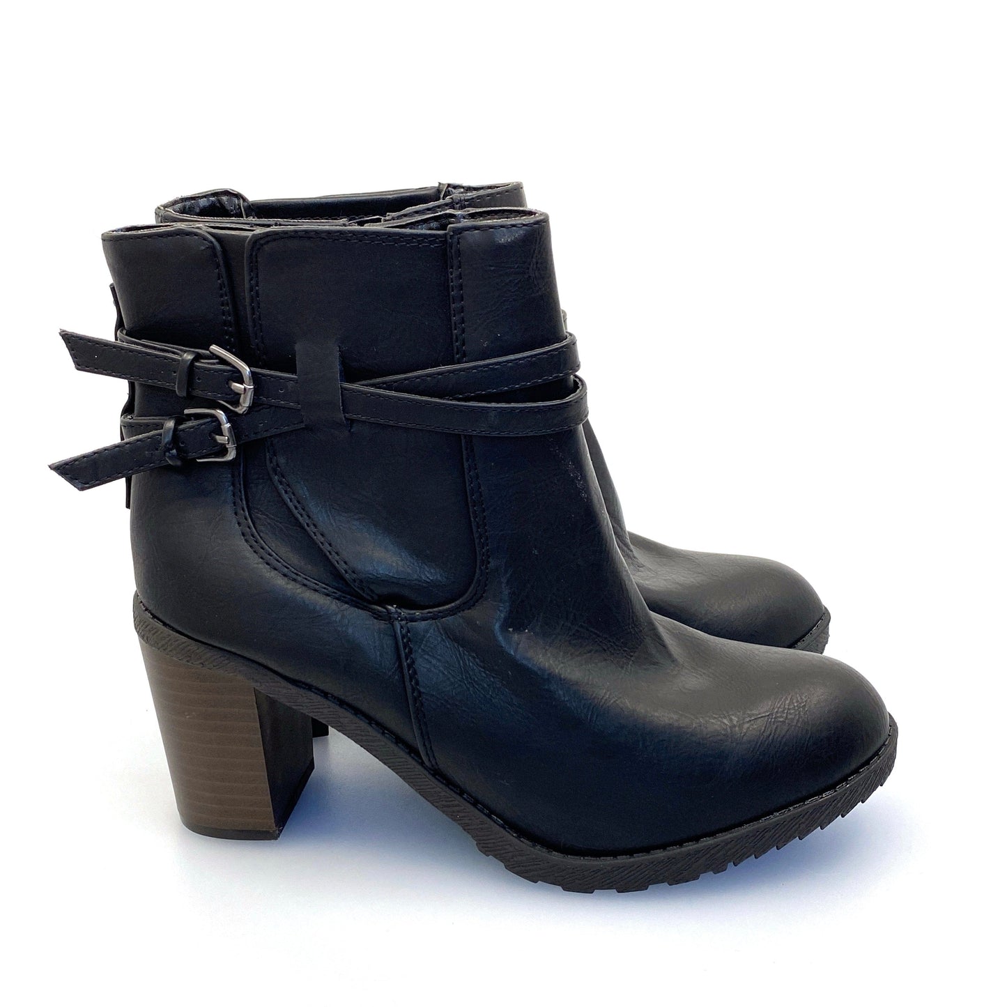 NWT Diba Womens ‘Shelby’ Size 7.5M Black Size-Zip Booties