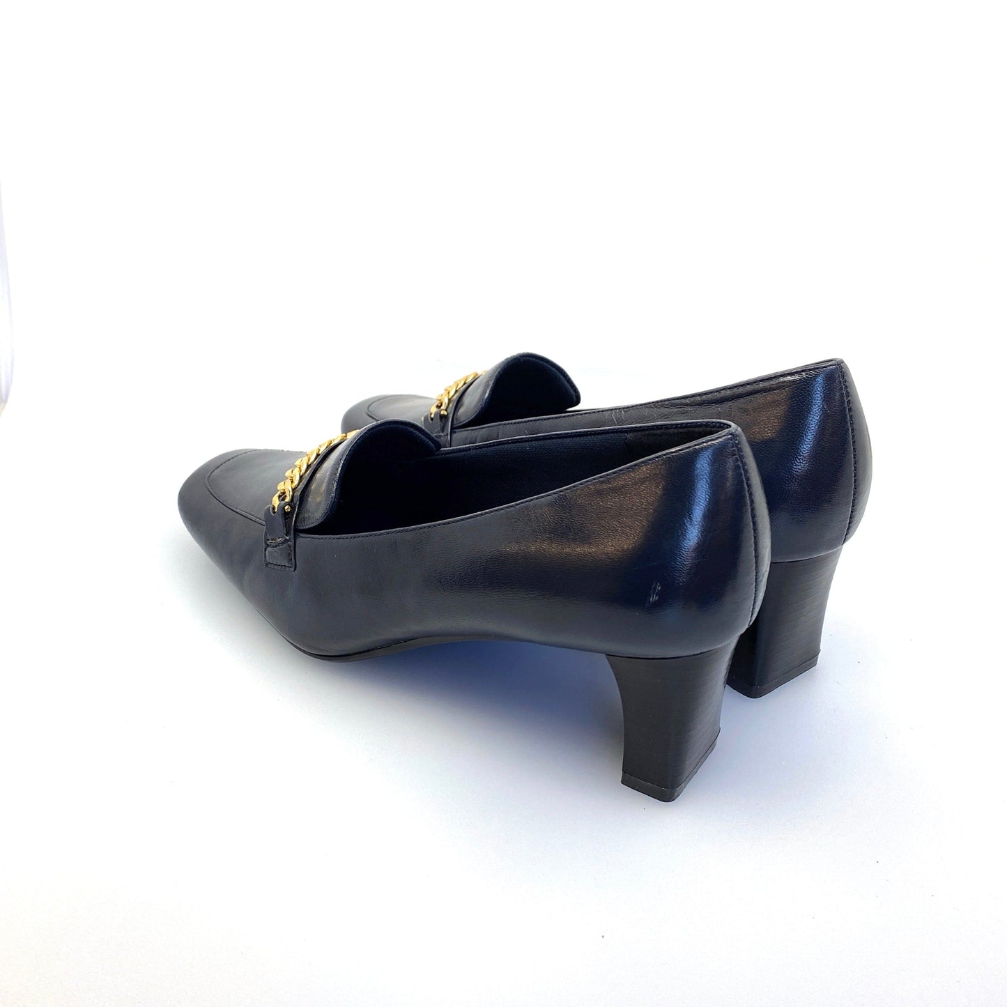 Stylish VILLAGER Liz Claiborne Womens Size 6W Blue Leather Heels Pumps Shoes