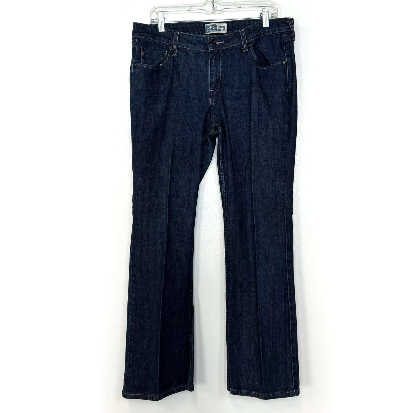 Levi Strauss Signature Low Rise Bootcut Denim Jeans – Pre-Owned Comfort for Women – Color: Blue – Size: 14 Medium