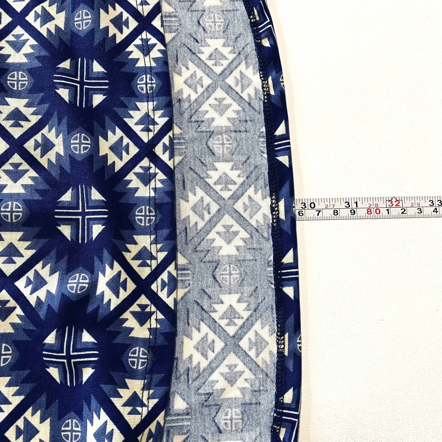 LuLaRoe Womens M Blue/White Geometric Classic T S/s Top NWT