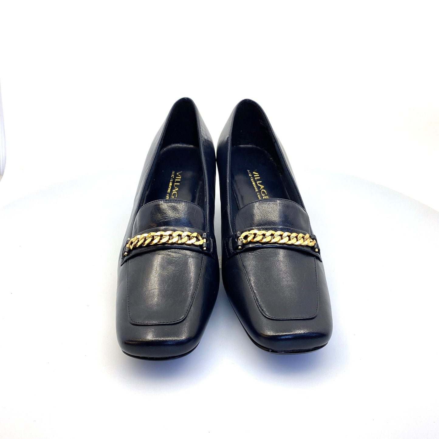 Stylish VILLAGER Liz Claiborne Womens Size 6W Blue Leather Heels Pumps Shoes
