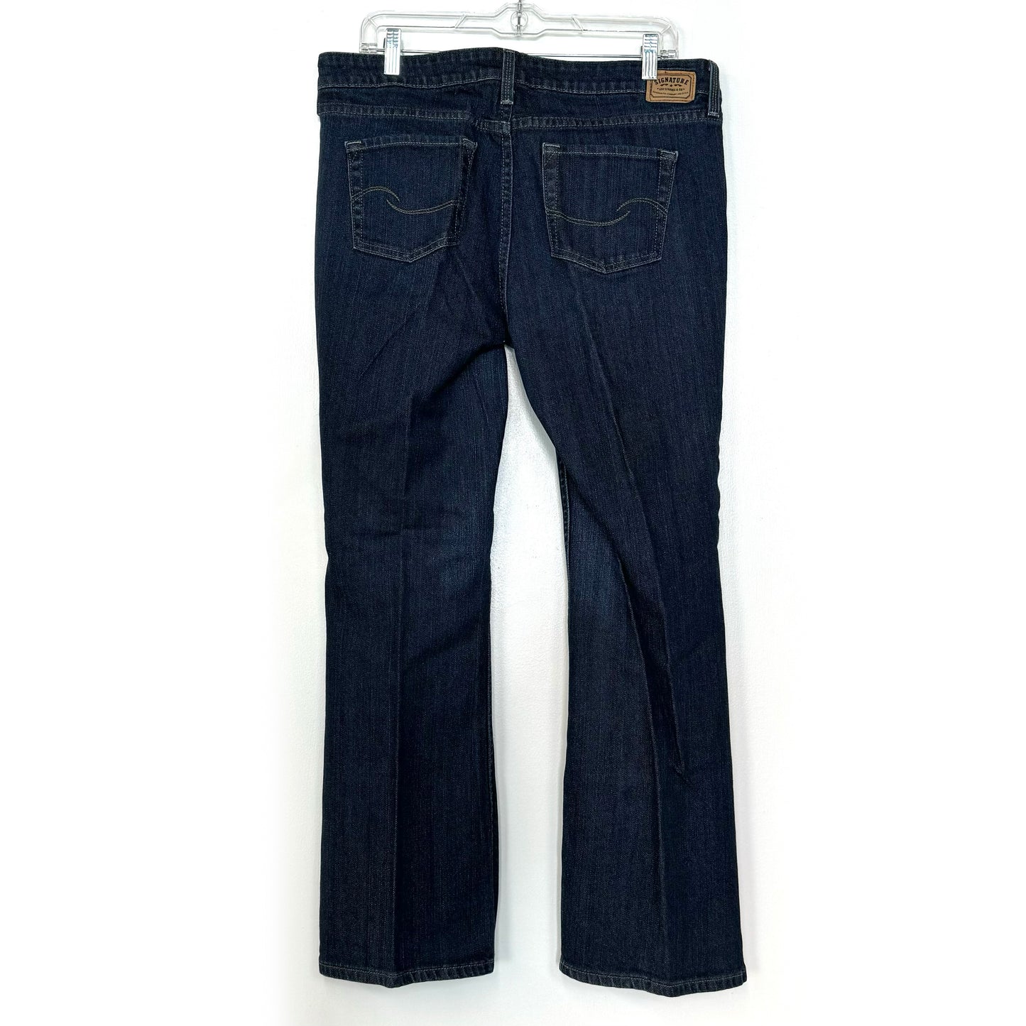Levi Strauss Signature Low Rise Bootcut Denim Jeans – Pre-Owned Comfort for Women – Color: Blue – Size: 14 Medium