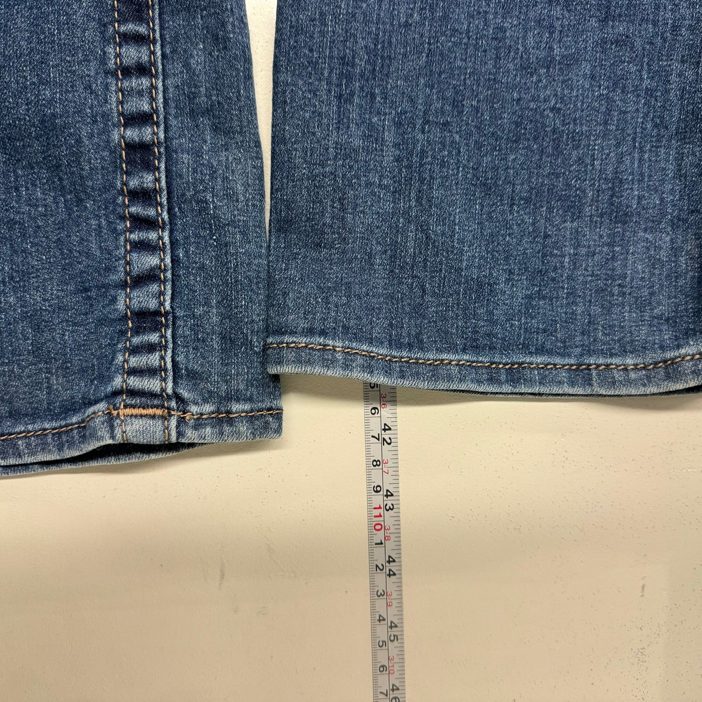 True Religion Straight Denim Embroidered Pocket Jeans – Machine Washable Comfort for Women – Available in Blue, Size 27