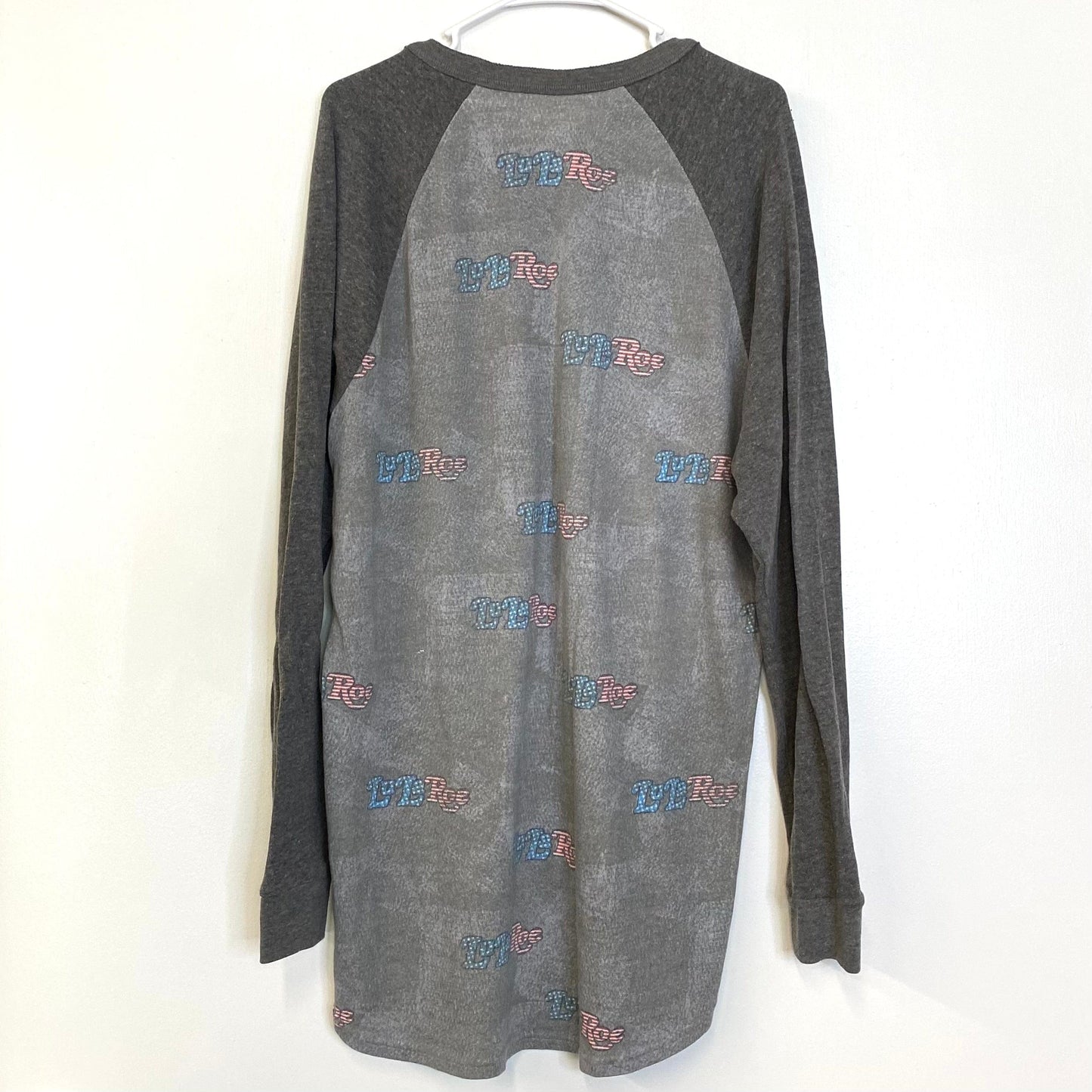 LuLaRoe Unisex Size XL Heather Gray ‘Logo’ Colorblock Henley Shirt L/s Pre-Owned
