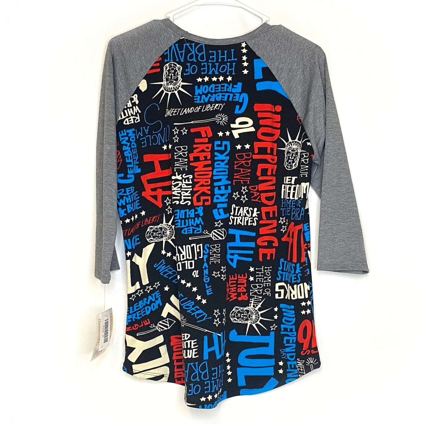 LuLaRoe Unisex M Gray/Red/Black Randy Graphic ‘Home of the Brave’ Raglan Top ¾ Sleeves NWT