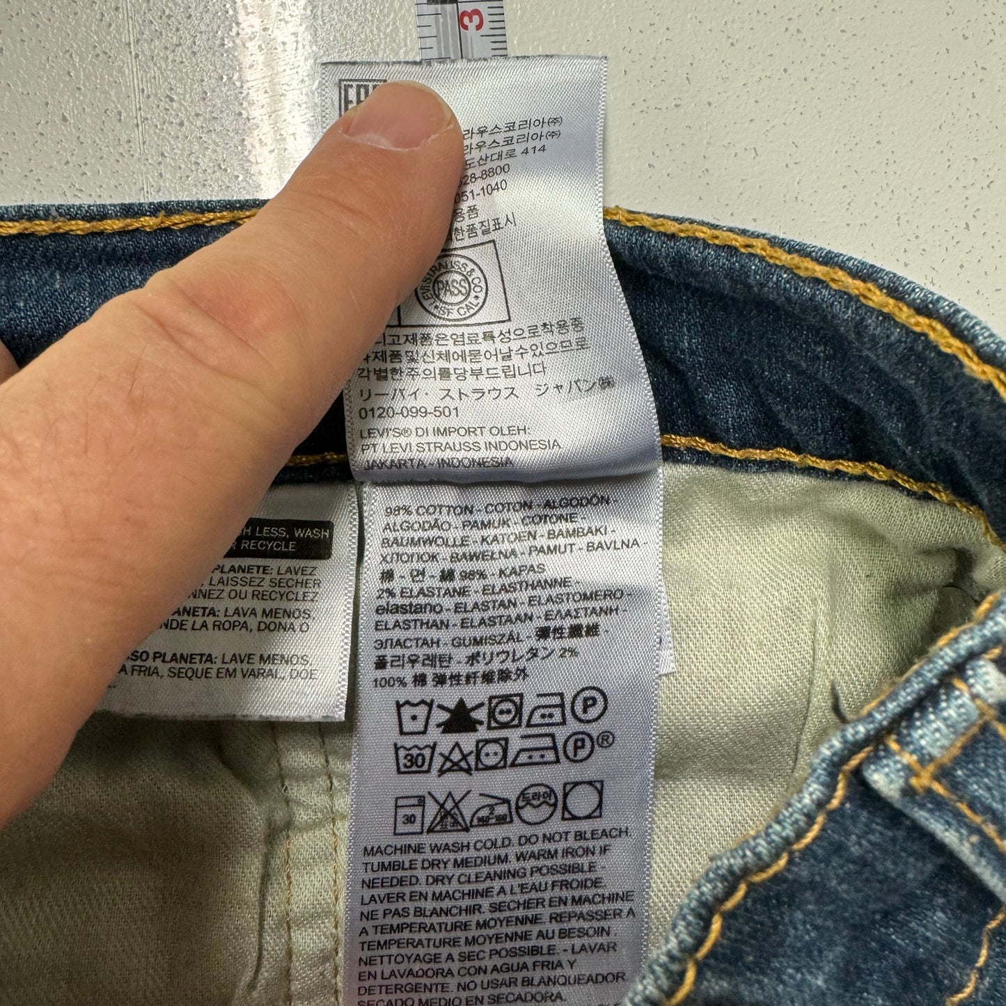 Levi Strauss Mens 505 Classic Straight Fit Jeans – Comfortable Cotton Blend – Perfect for Everyday Wear – Available in Blue, Size 34/32