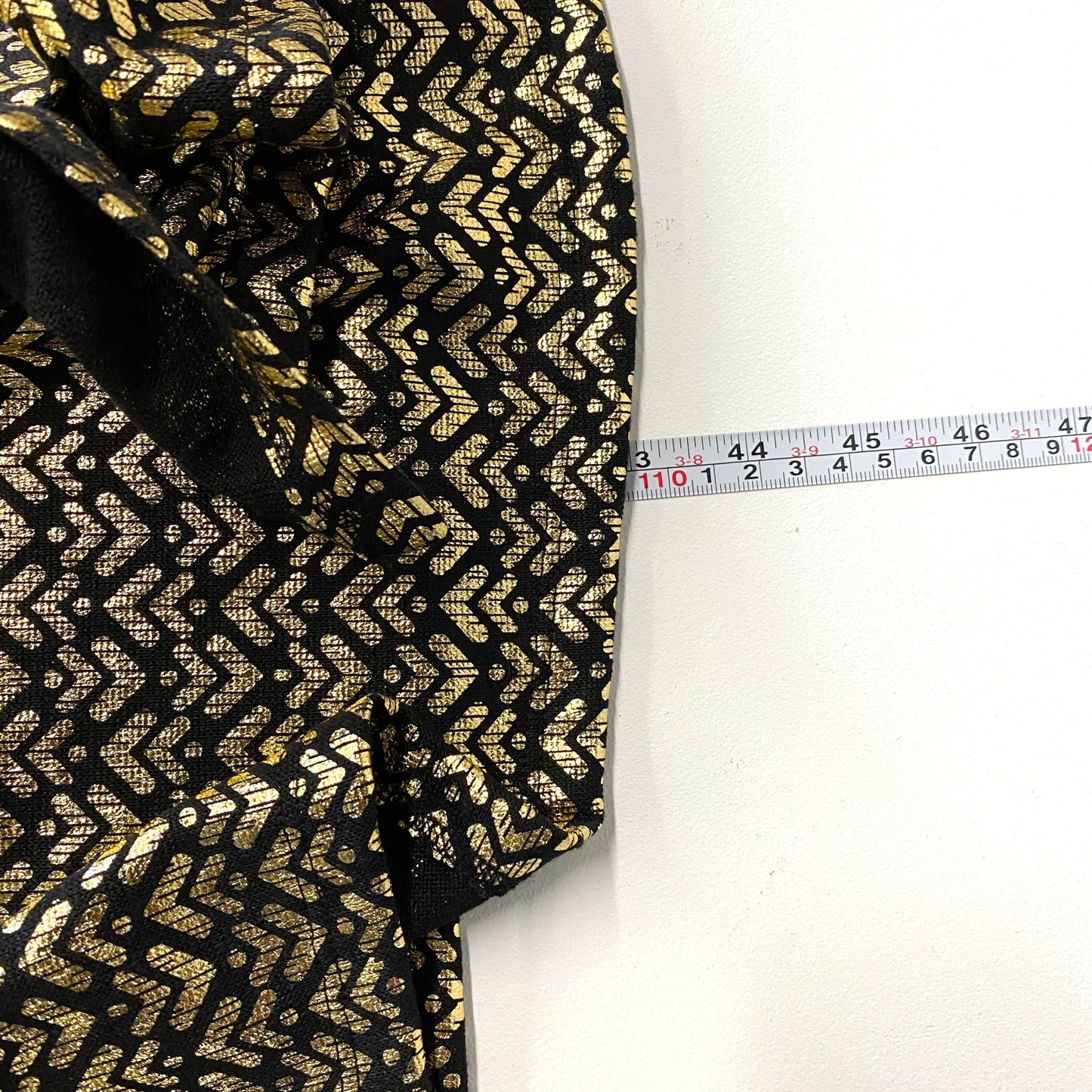 LulaRoe ELEGANT Womens Size S Black/Gold Chevron ‘Sarah’ Cardigan Sweater NWT