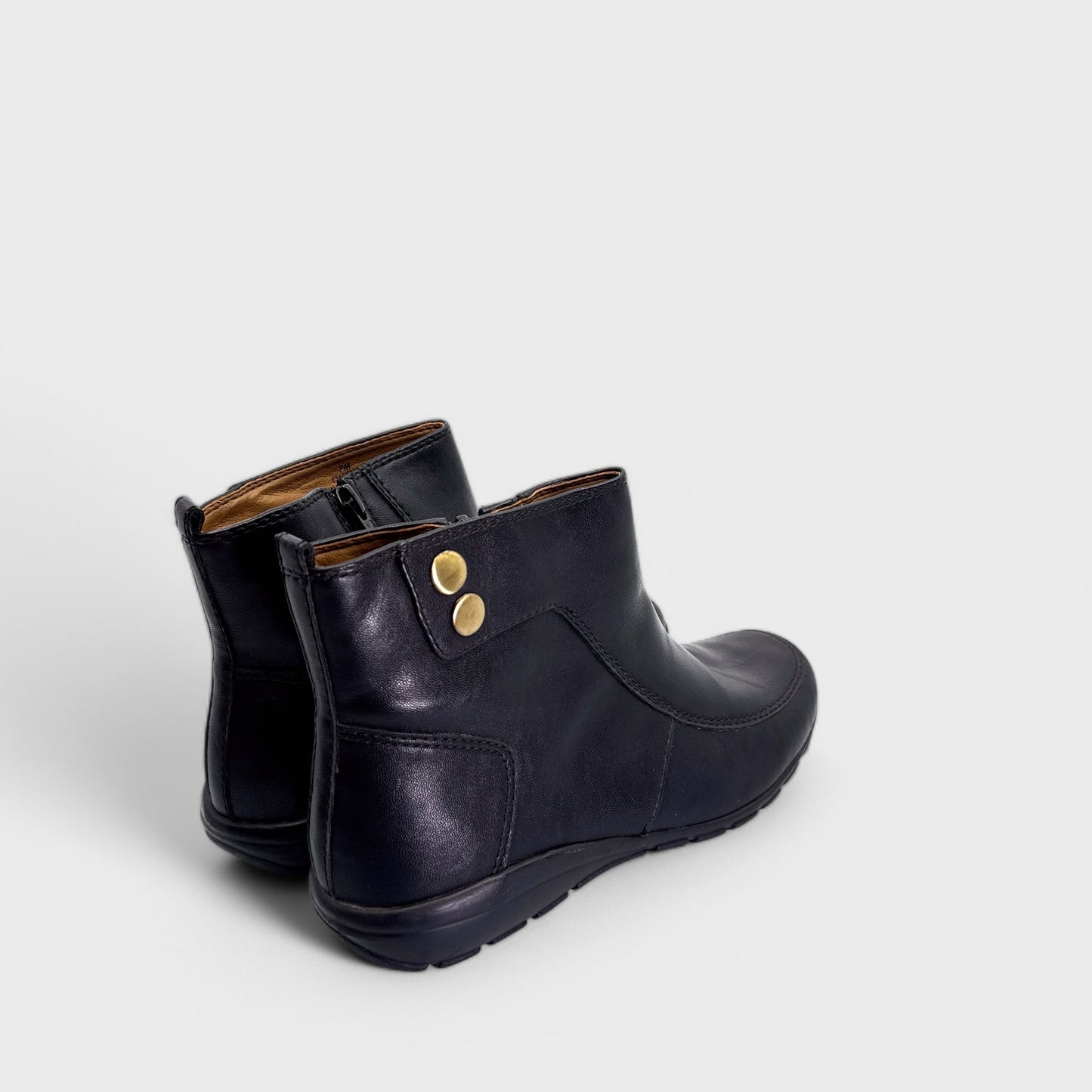 Easy Spirit ESCACTOU Ankle Boots - 7M - Black Faux Leather - Side Zip & Button Detail - NIB