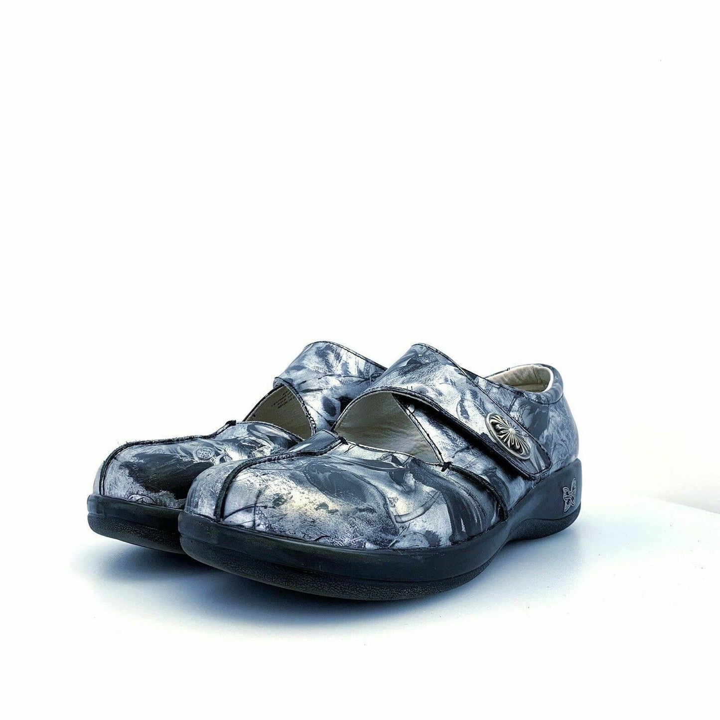 Alegria | Kaitlyn Mary Jane Womens Shoes| Size: 40 | Color: Silver / Black Patina | Pre-Owned - | Buy at Parsimony Shoppes