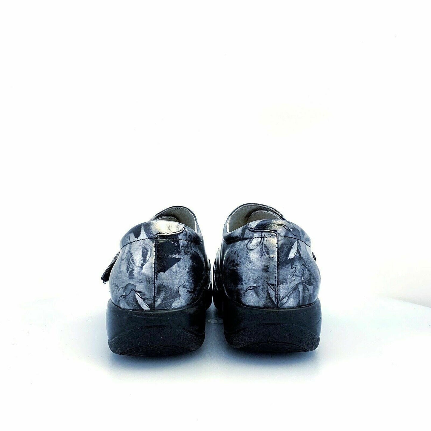 Alegria | Kaitlyn Mary Jane Womens Shoes| Size: 40 | Color: Silver / Black Patina | Pre-Owned - | Buy at Parsimony Shoppes