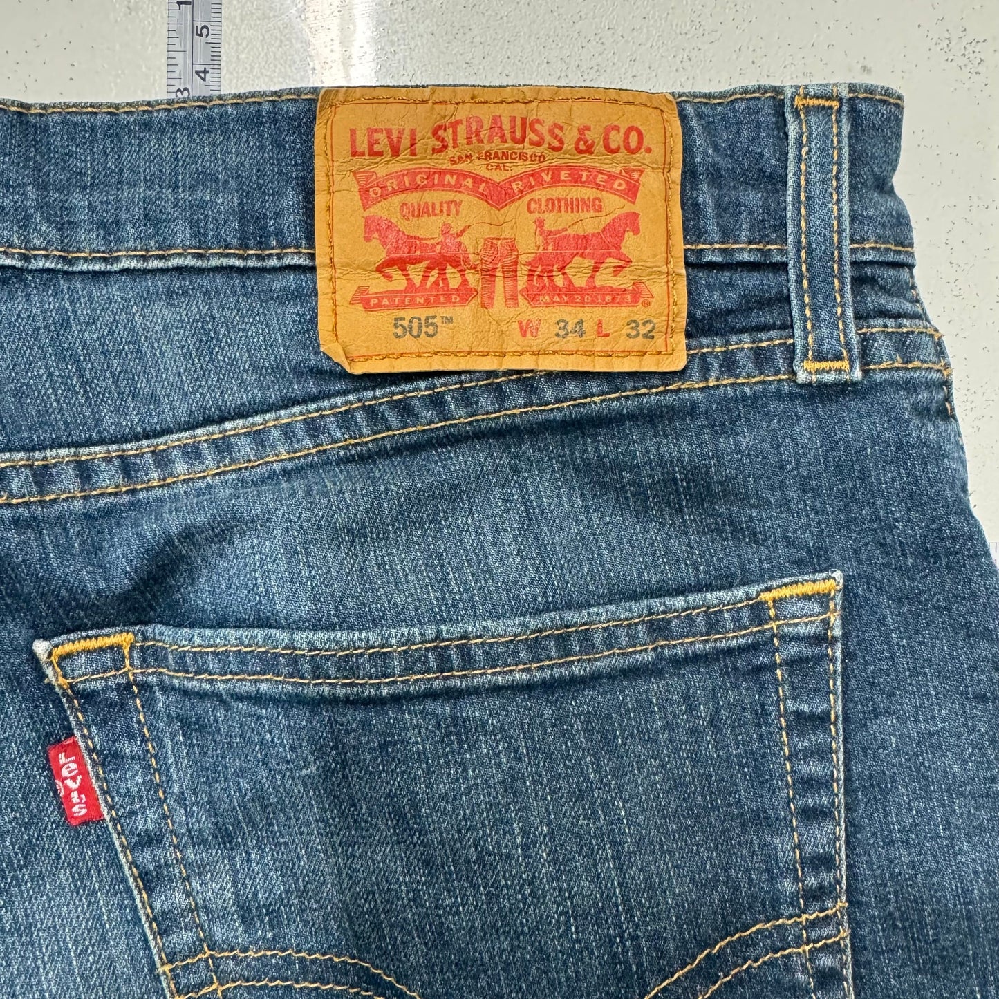 Levi Strauss Mens 505 Classic Straight Fit Jeans – Comfortable Cotton Blend – Perfect for Everyday Wear – Available in Blue, Size 34/32