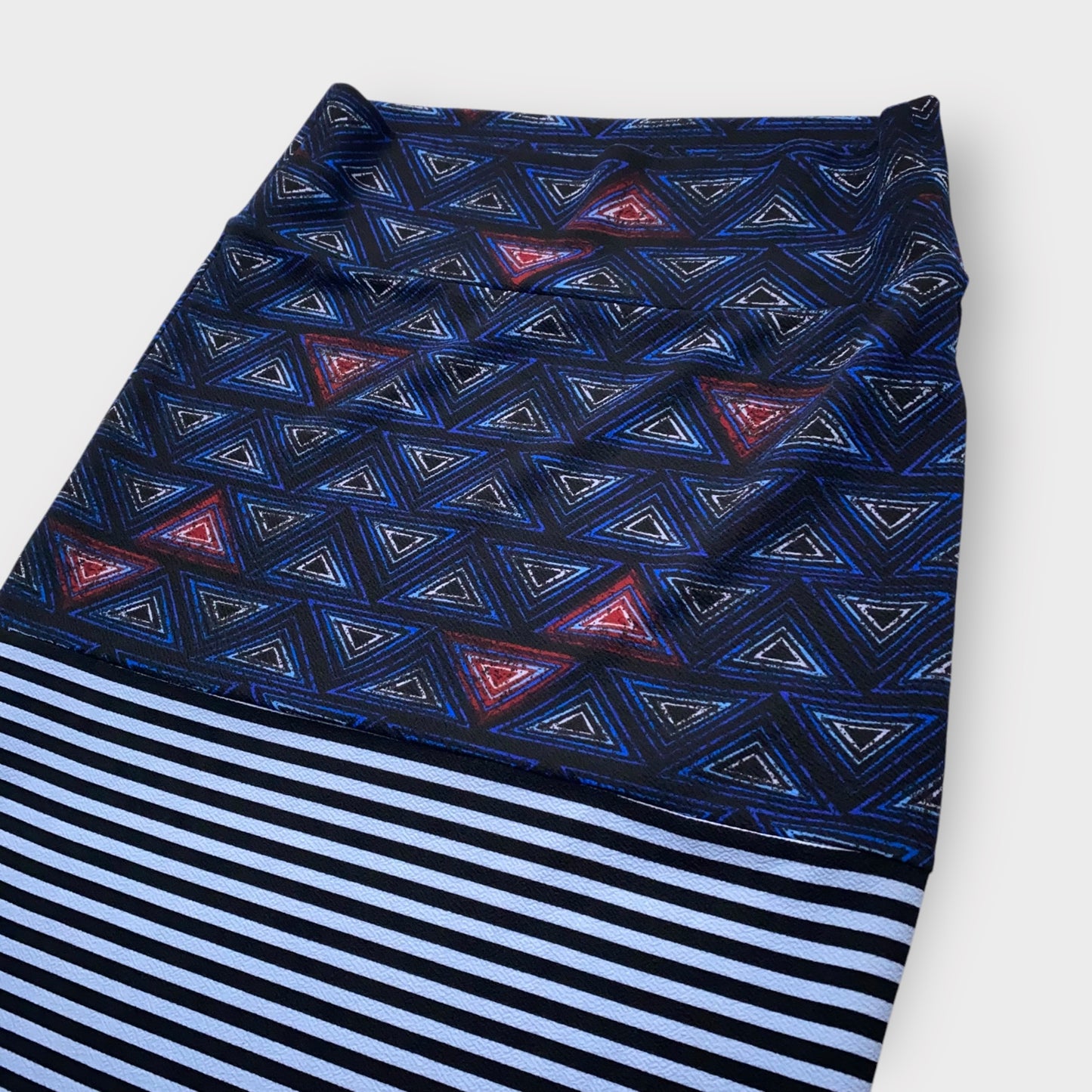 LuLaRoe Cassie Pencil Skirt - Blue Geometric Striped Mix - Women's L (14-16) - NWT