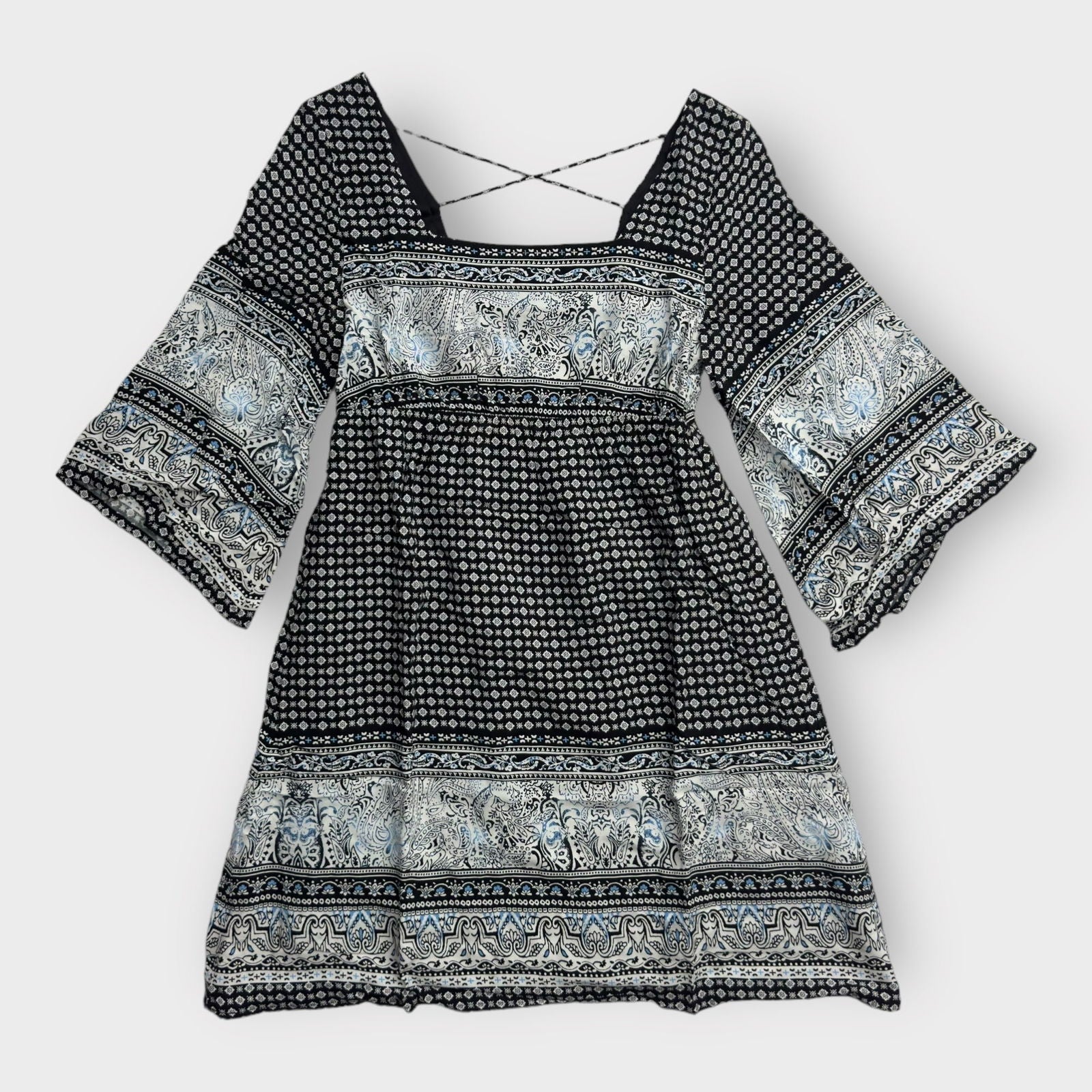 Blu Pepper Juniors Boho Paisley Dress - Small - Black/White/Blue - Excellent Used Condition Blu Pepper Juniors Boho Paisley Dress - Small - Black/White/Blue - Excellent Used Condition