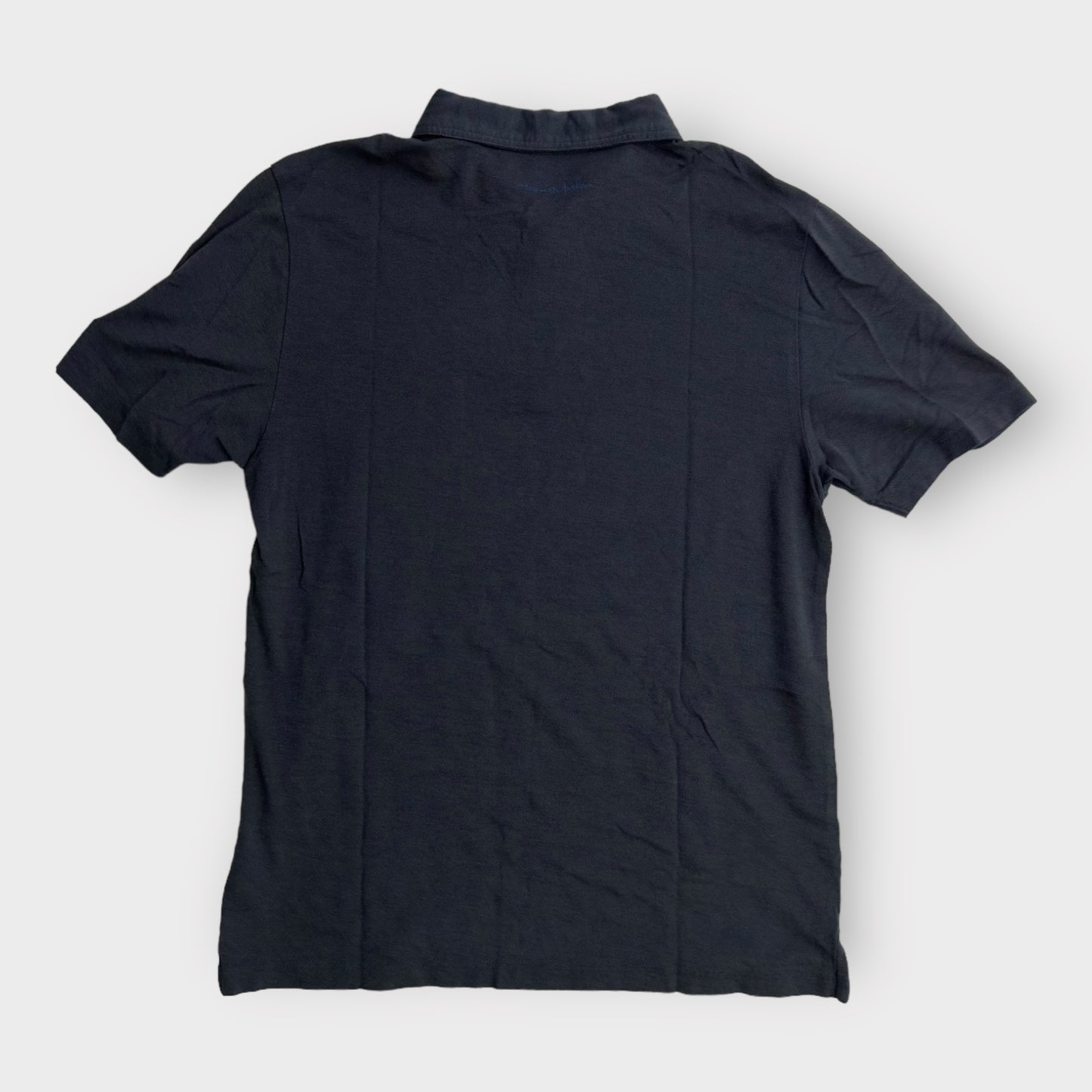 TravisMathew Men's Short Sleeve Polo Golf Shirt - Medium - Blue 'Glenmoor' Logo - Excellent Used Condition