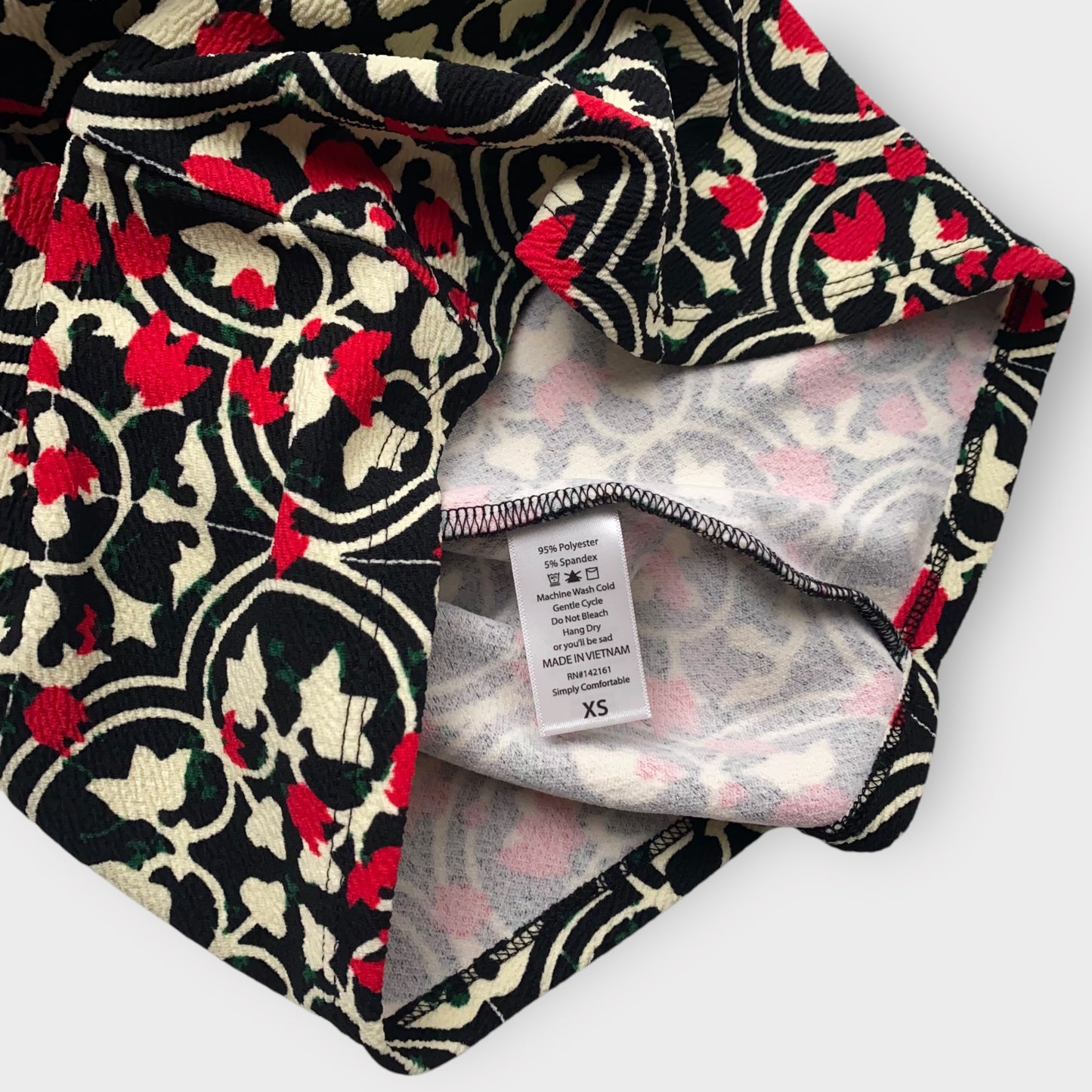 LuLaRoe Cassie Pencil Skirt - Red/Black/White Ornate Tiles - Women's XS (0-2) - NWT
