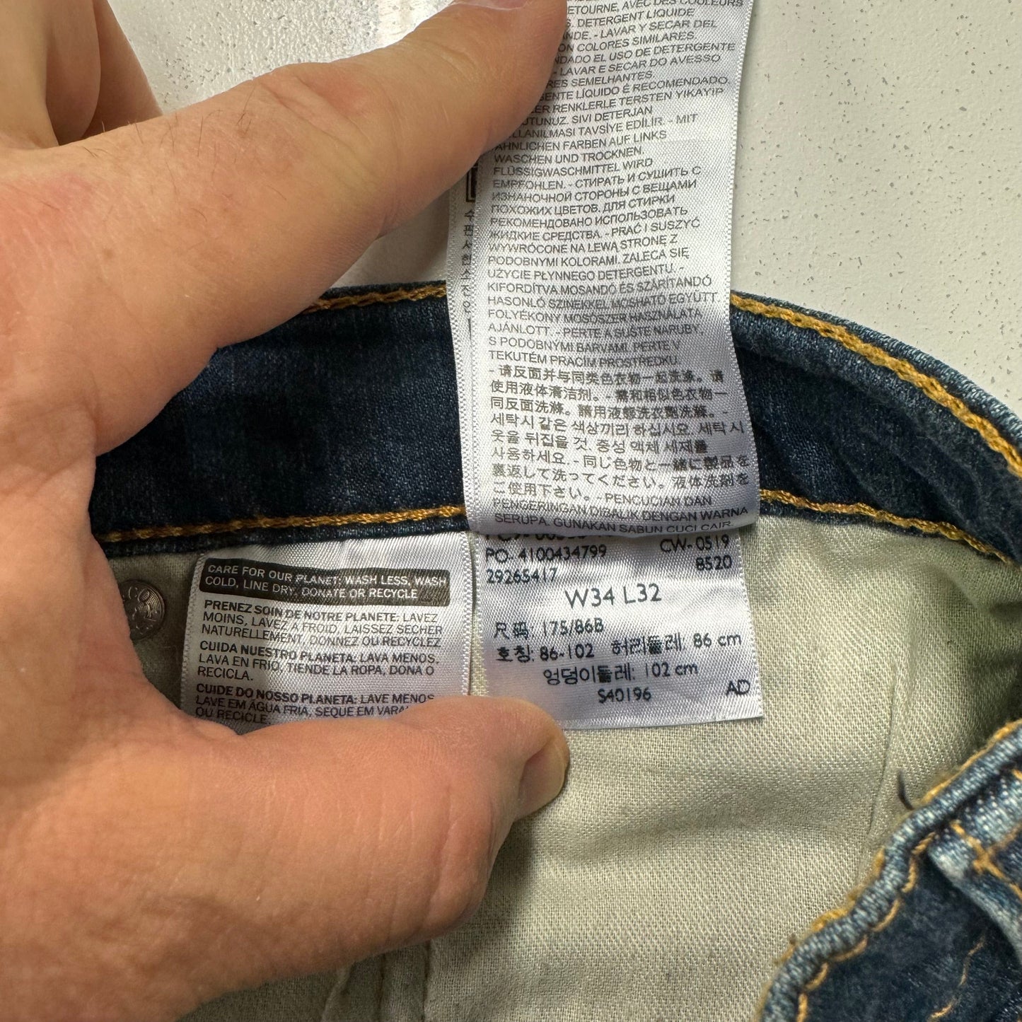 Levi Strauss Mens 505 Classic Straight Fit Jeans – Comfortable Cotton Blend – Perfect for Everyday Wear – Available in Blue, Size 34/32