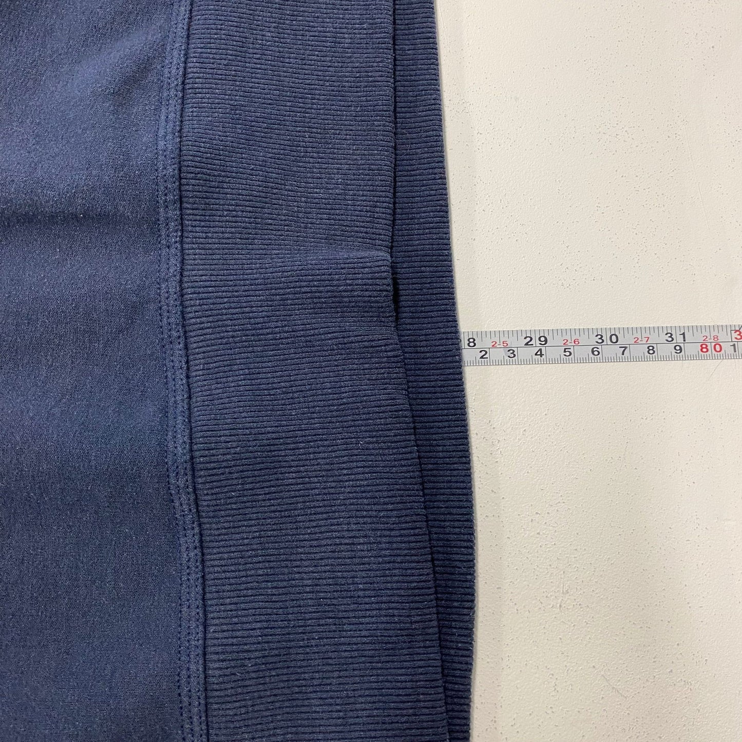 Champion Authentic Mens M Blue Fleece L/s Crew Neck Sweatshirt Pre-Owned - | Buy at Parsimony Shoppes