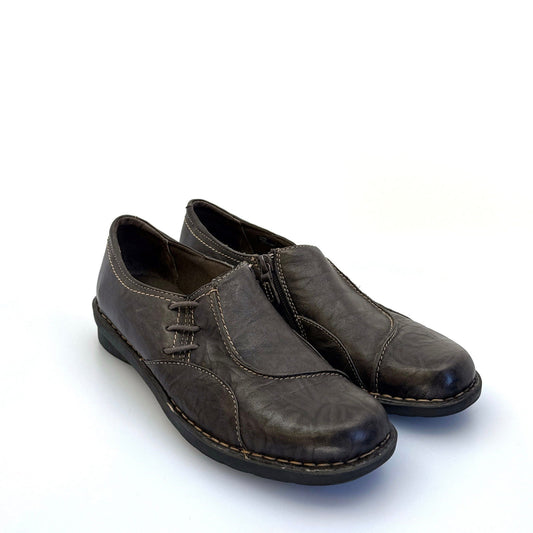 Clarks Bendables | Women Asymmetric Zipper Leather Shoes | Color: Brown | Size: 8.5M -  | Buy at Parsimony Shoppes