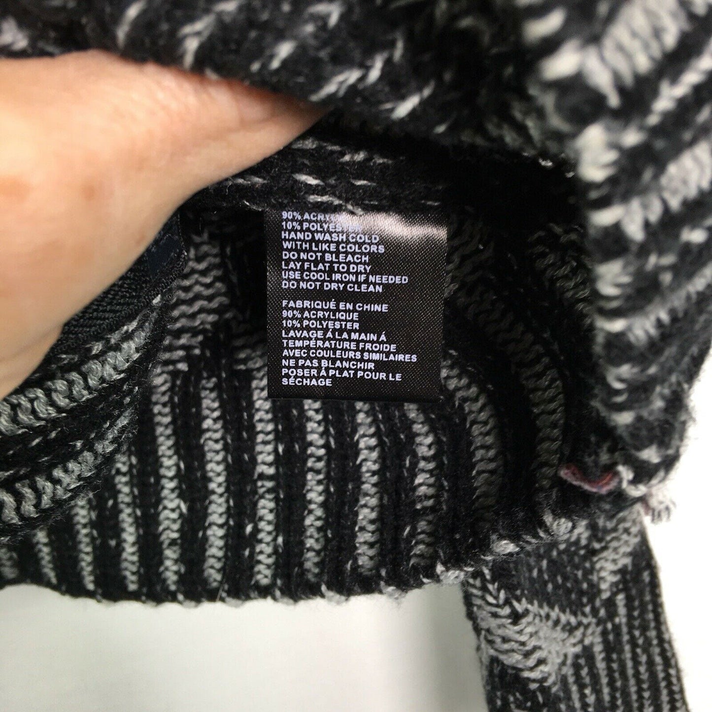 Cozy Paper Crane Black Gray Chevron Sweater L Long Sleeve Womens Used - | Buy at Parsimony Shoppes
