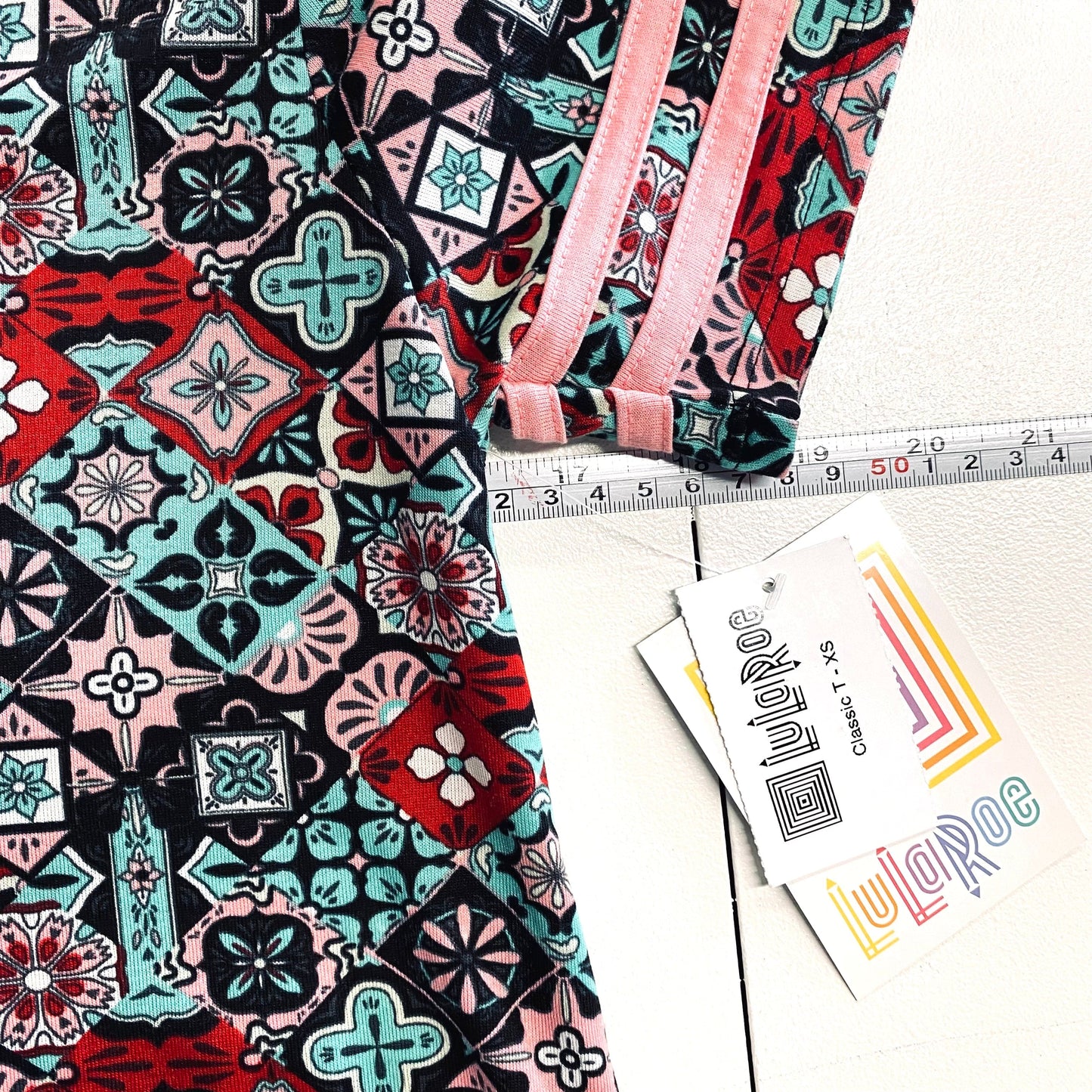LuLaRoe Womens XS Multicolor/Pink Classic T Ringer Top S/s NWT