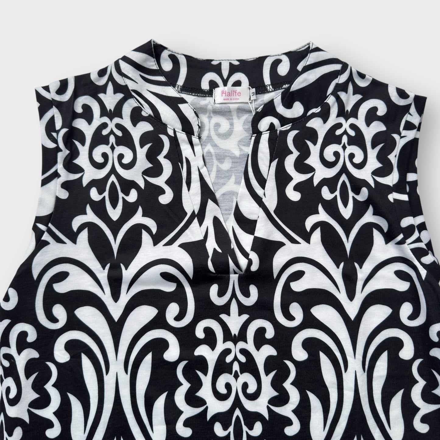 Elegant Halife Womens Floral V Neck Sleeveless Shirt - Size M, White/Black