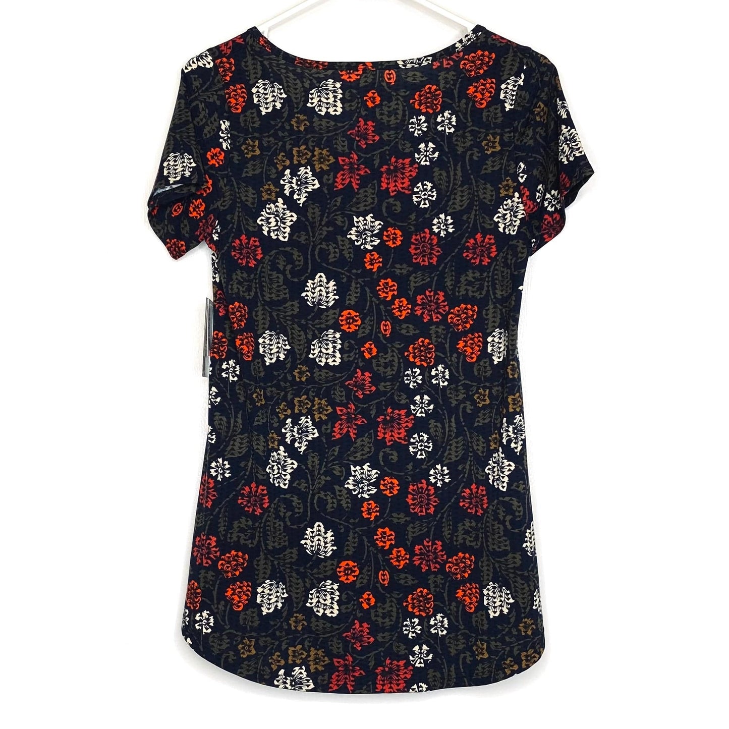 LuLaRoe Womens XS Black/Red Floral/Triangles Classic T Activewear Top S/s NWT