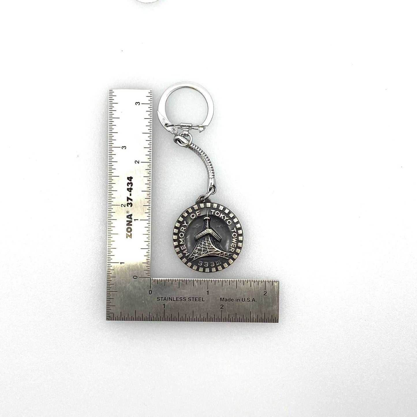 "Memory of Tokyo Tower 333m" Pewter Metal Pendant Keychain Key Ring Souvenir Pre-Owned - | Buy at Parsimony Shoppes