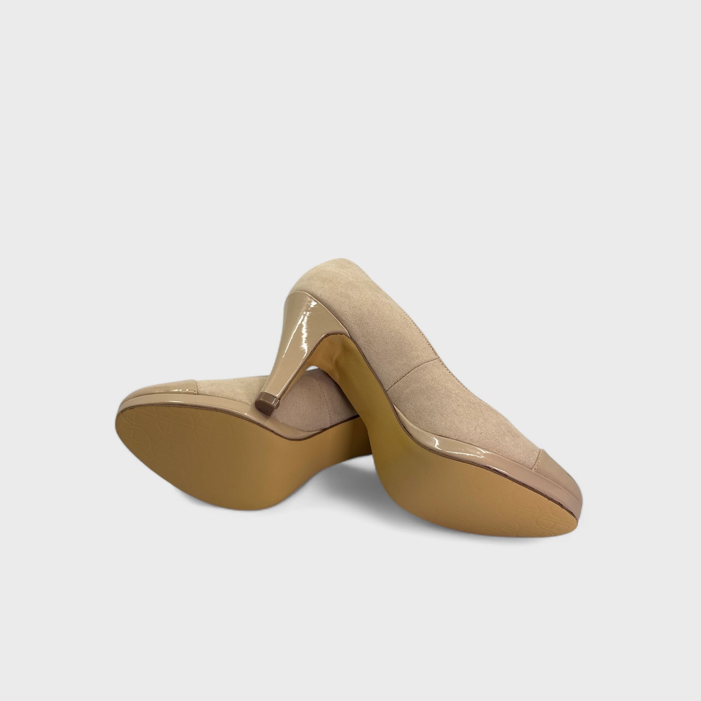 Hot In Hollywood Dress Heels - 6M - Sand Faux Suede - Cap Toe Round Toe Pumps - NIB
