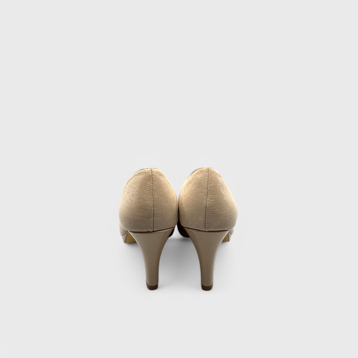 Hot In Hollywood Dress Heels - 6M - Sand Faux Suede - Cap Toe Round Toe Pumps - NIB