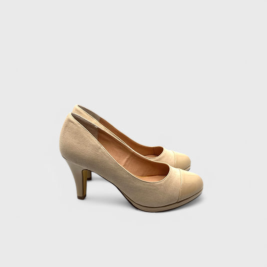 Hot In Hollywood Dress Heels - 6M - Sand Faux Suede - Cap Toe Round Toe Pumps - NIB