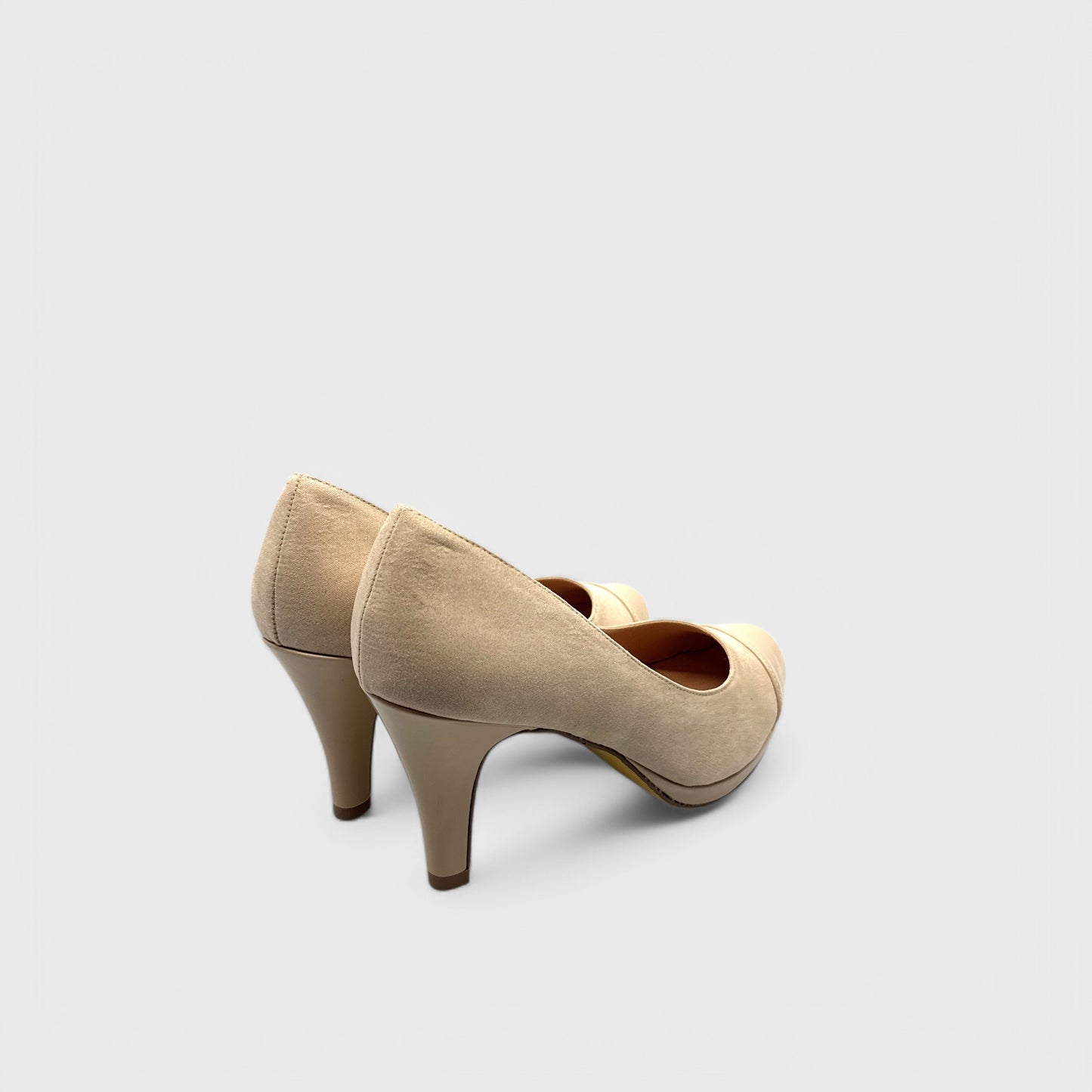 Hot In Hollywood Dress Heels - 6M - Sand Faux Suede - Cap Toe Round Toe Pumps - NIB