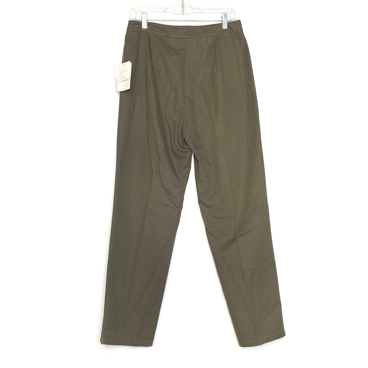 Liz Claiborne LizWear Jeans – Flat Front Design for Women – Perfect for Casual Spring/Summer Wear – Available in Green and Beige