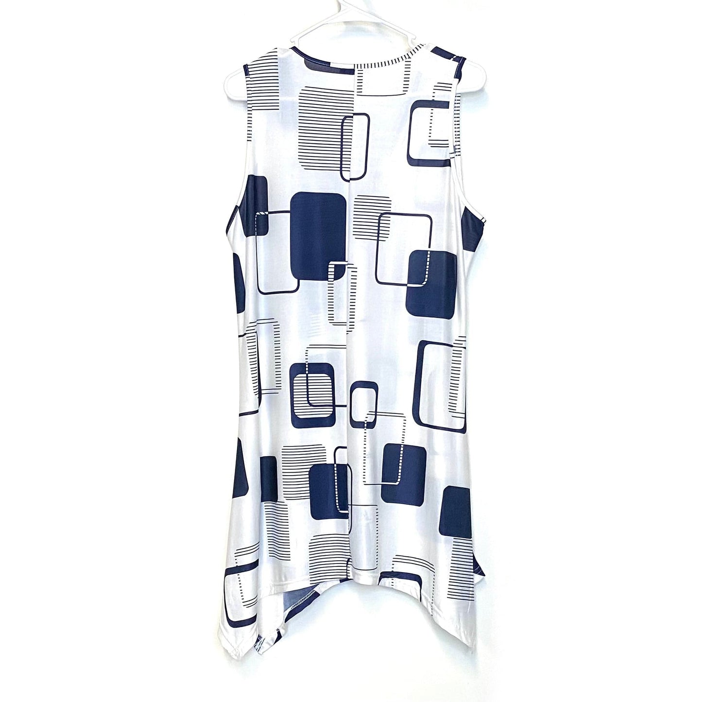 Simply Aster Womens Size 2X White Blue Tunic Shirt Blouse Top (NWT)