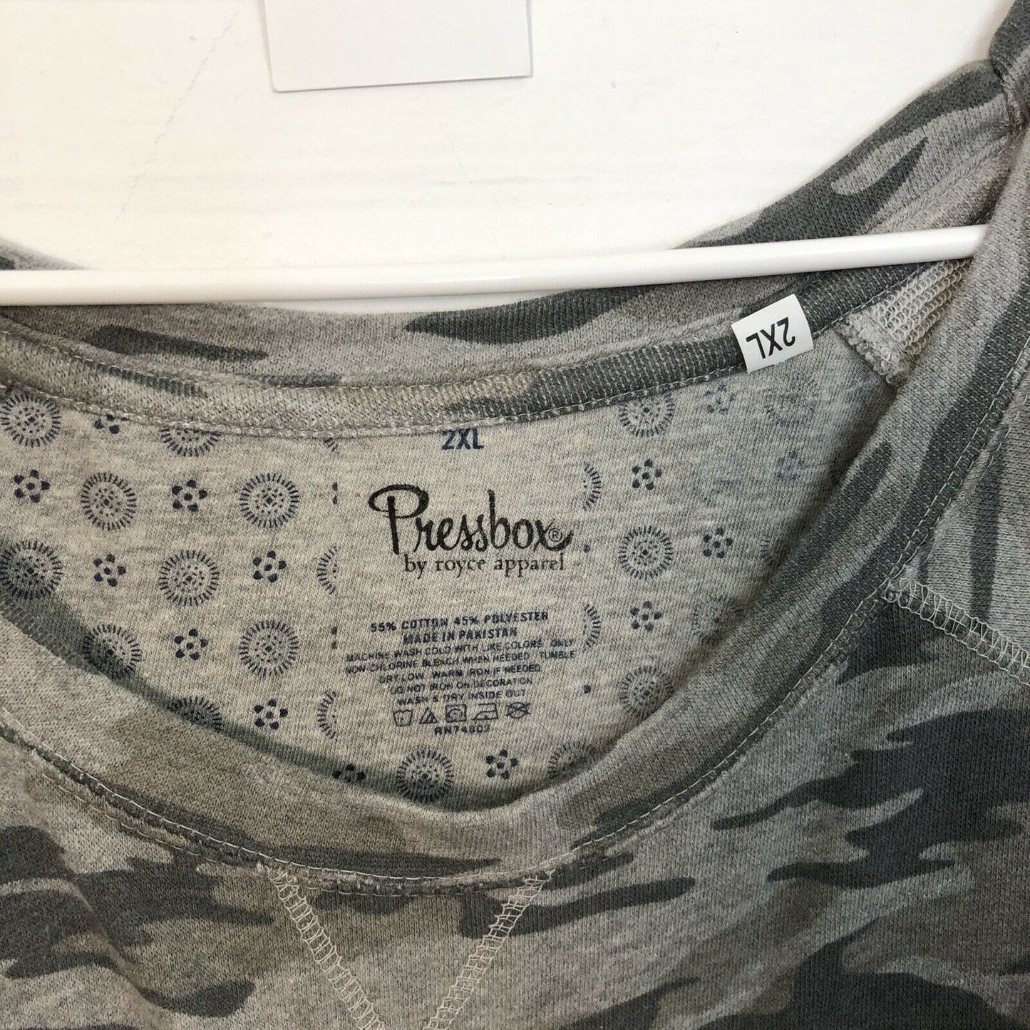 Pressbox Women's Gray Camouflage Iowa Short Sleeve Sweatshirt - Size 2XL