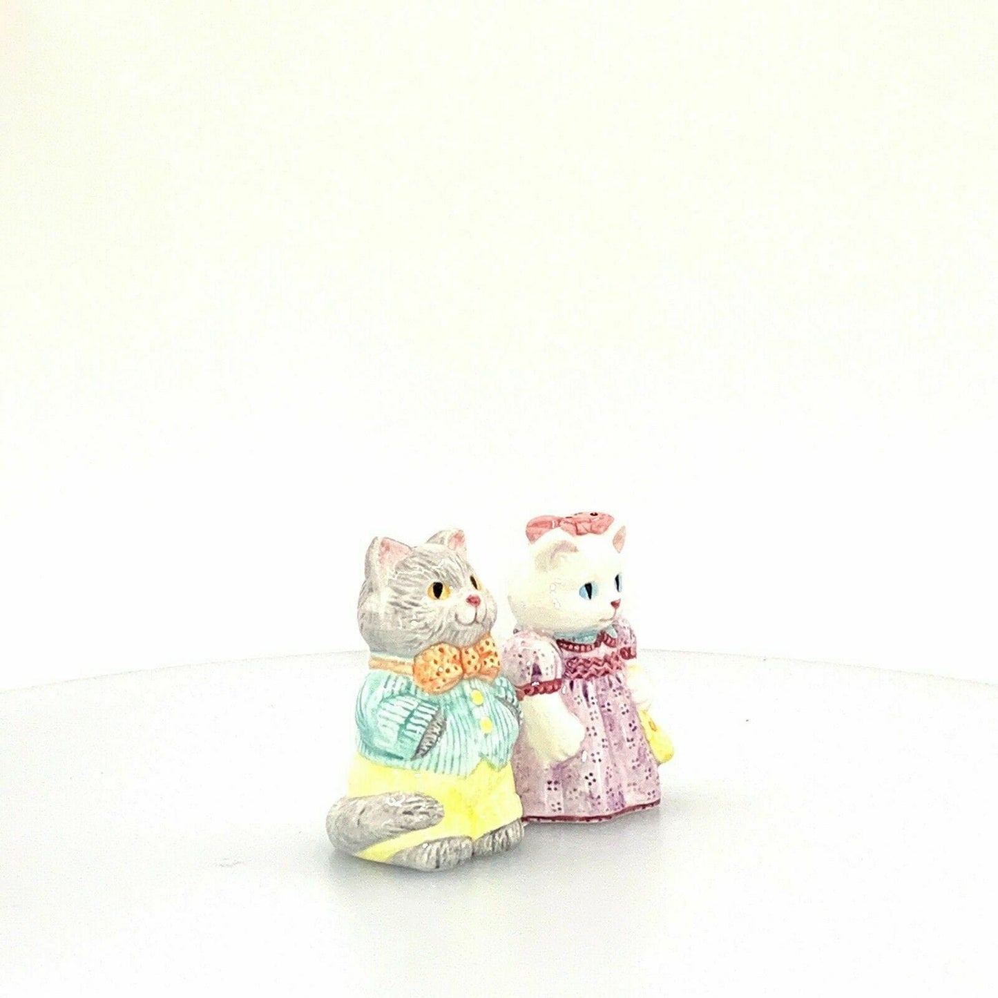 Vintage 1992 Avon Mr & Mrs Cat Salt & Pepper Shakers Set