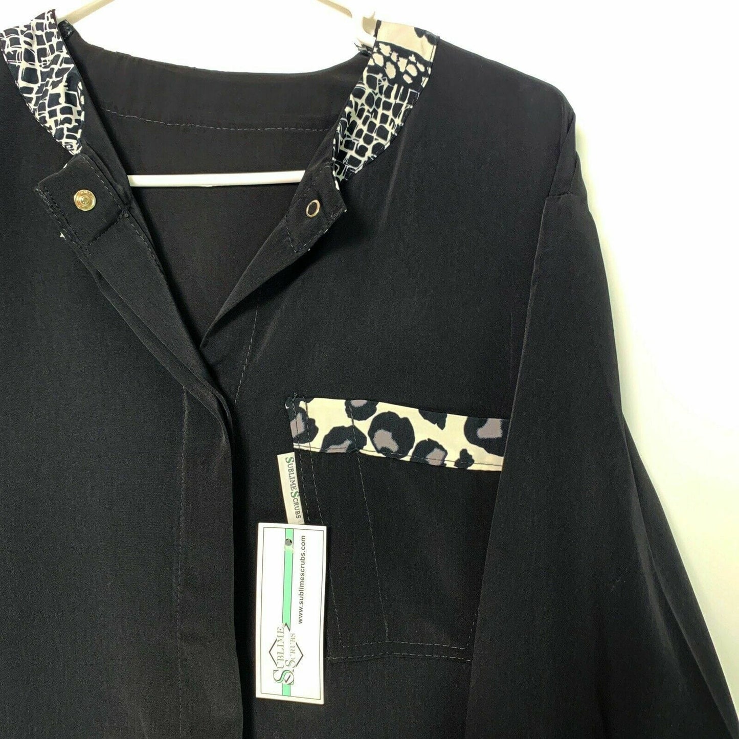 Sublime Scrubs Womens Medical Dental Size Large Black Scrubs Lab Coat Animal Print