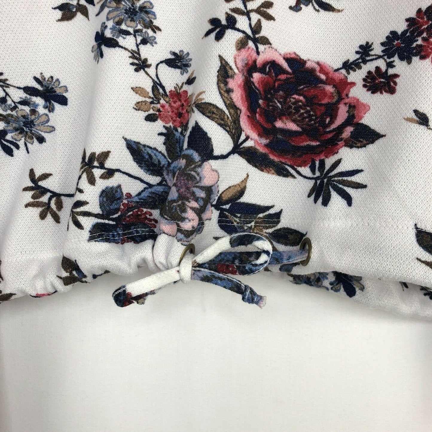 Liberty Love Women's White Floral Crop Sweater - Size XL