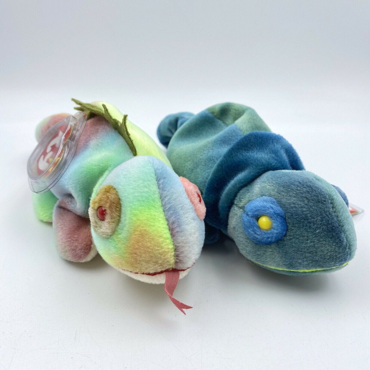 Ty Beanie Babies Rainbow & Iggy 1997 Plush Toy Mint Condition Tag Errors