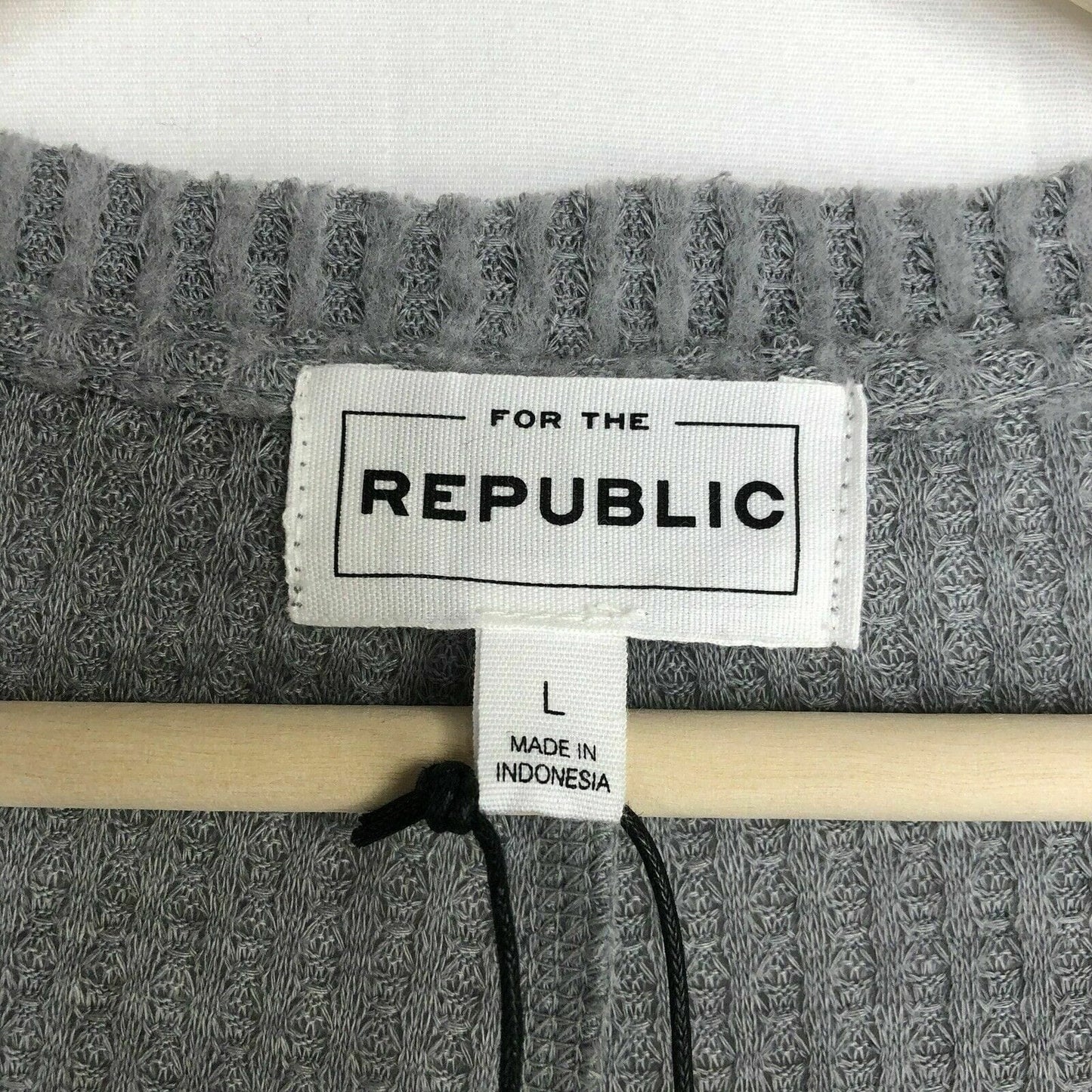 For the Republic Women's Heather Gray Waffle Knit Lightweight Cardigan Sweater - Size L