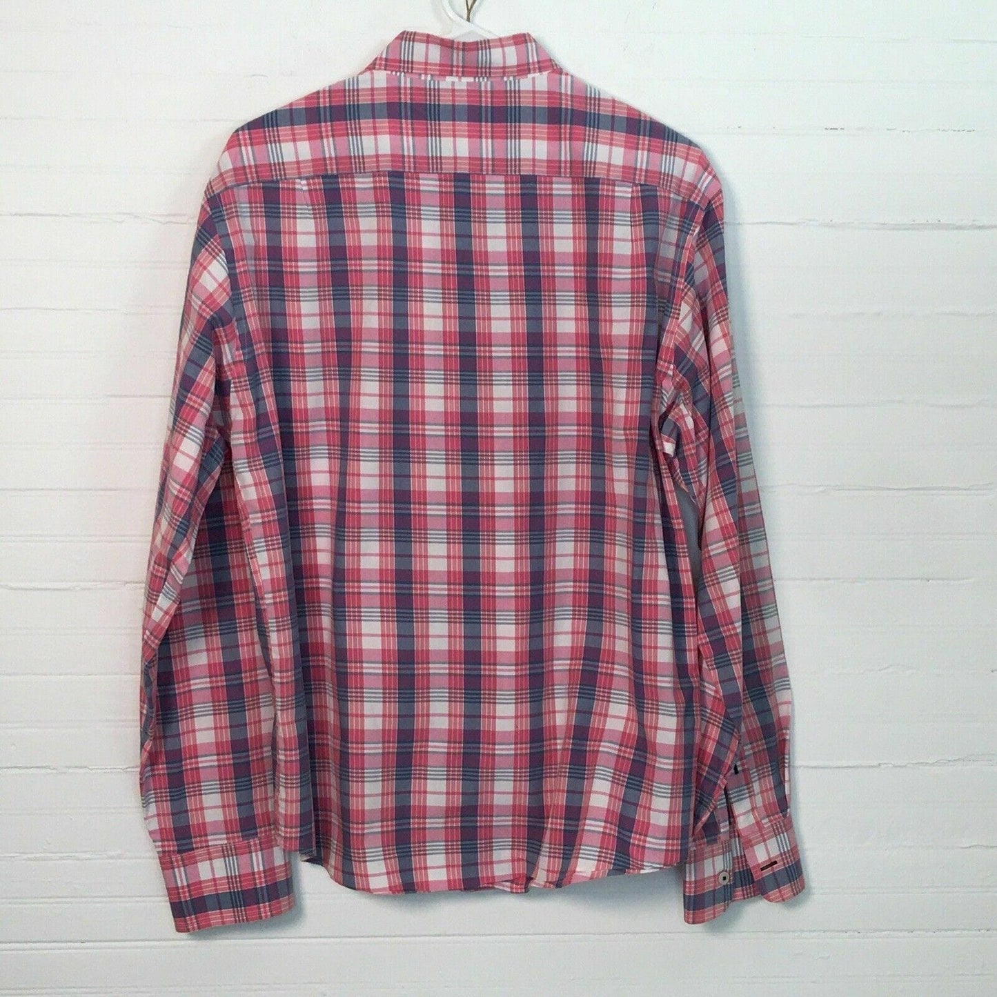 Sophisticated UNTUCKit Men's Button Up Shirt - Wrinkle Free - Size M - White/Pink Plaid