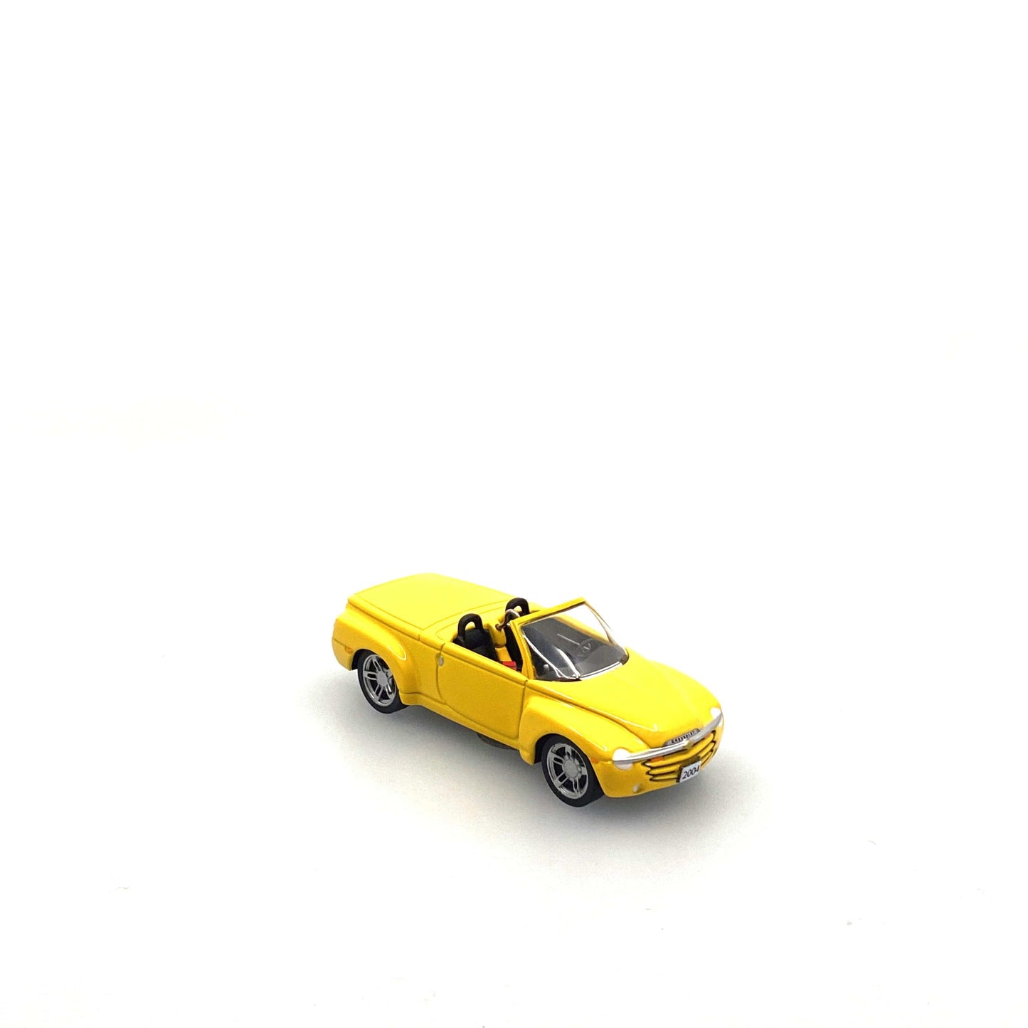 Hallmark Keepsake Christmas Tree Ornament 2004 Chevrolet SSR all-American Truck