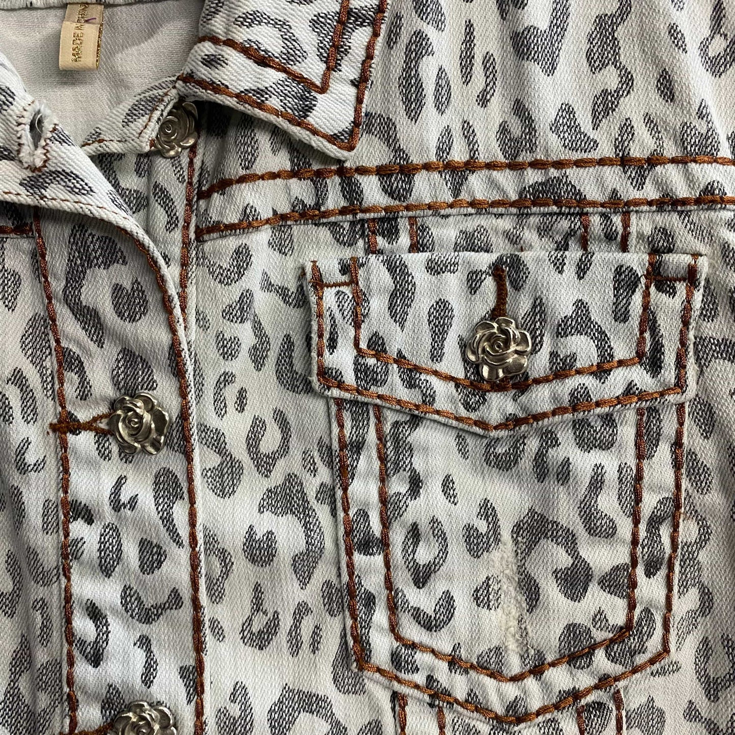 Rose Royce Womens Size XL White Gray Animal Print Denim Jean Jacket L/s