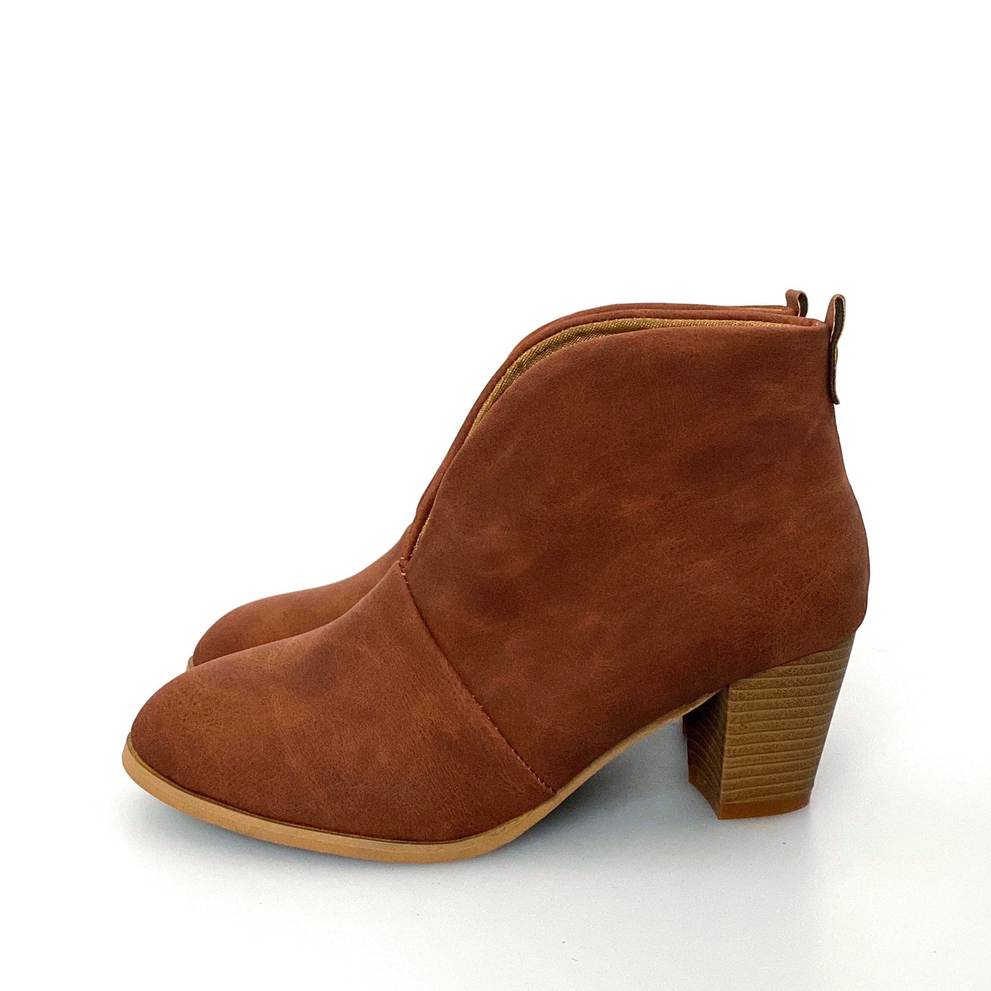 Womens Pull On Size 8.5 Orange Brown Ankle Boot Bootie V-Cut Vamp