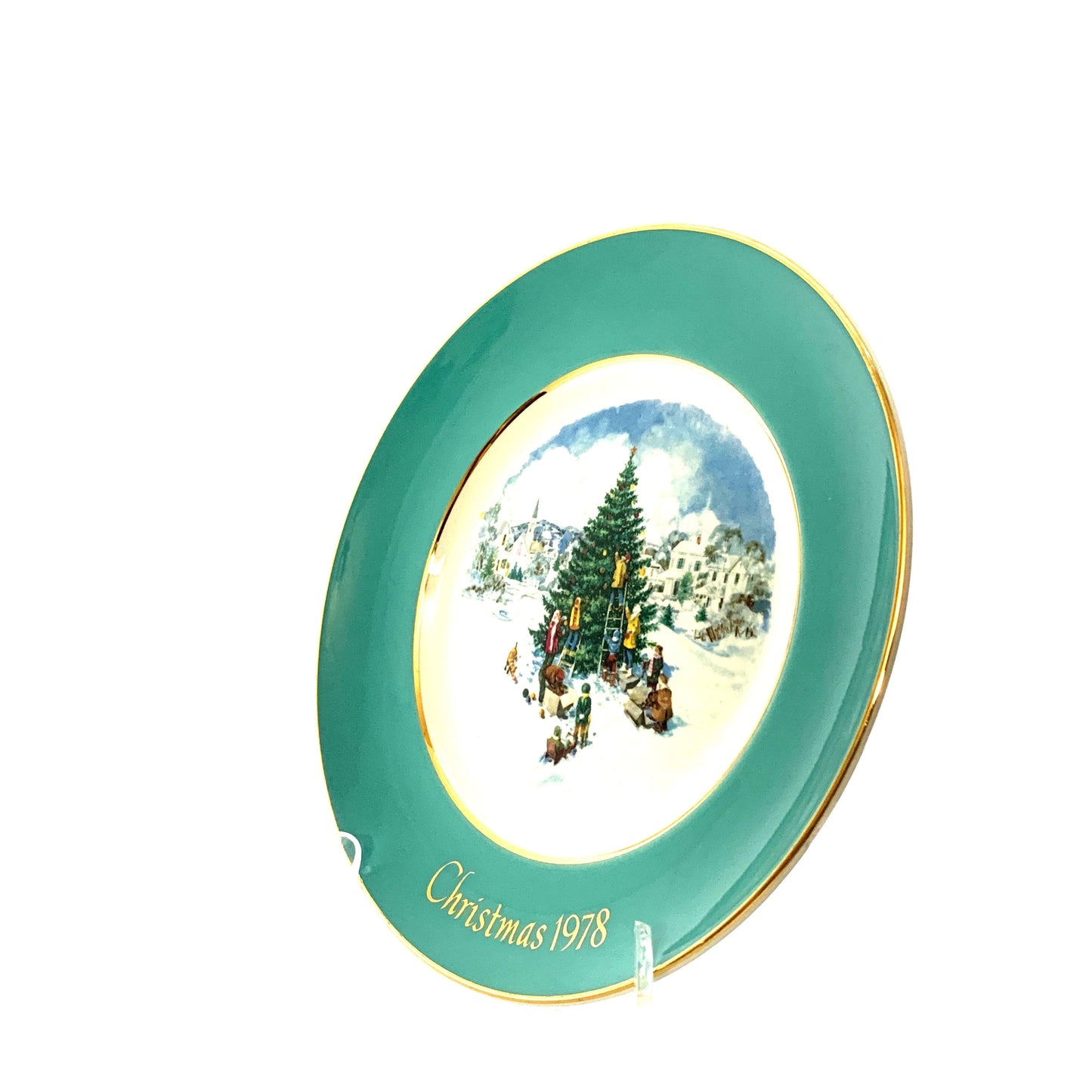 Vintage Avon Christmas Plate Series Sixth Edition “Trimming The Tree” 1978