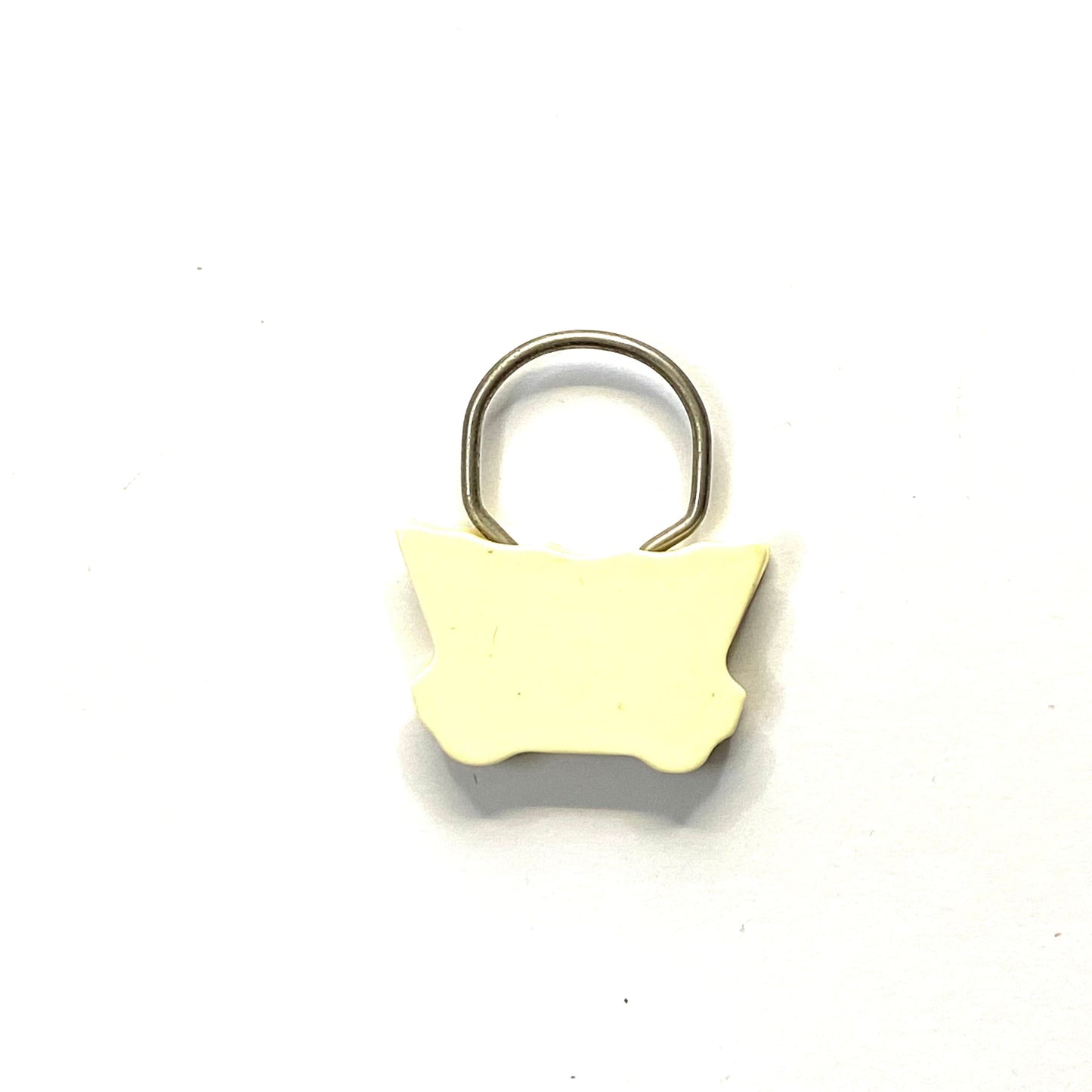 Vintage Grand Island, Nebraska Stuhr Museum of the Prairie Pioneer Travel Souvenir Keychain Key Ring Stagecoach Wagon White Plastic